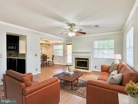 5716 Chapman Mill Drive Unit 200, Rockville, MD 20852 - MLS#: MDMC2174372