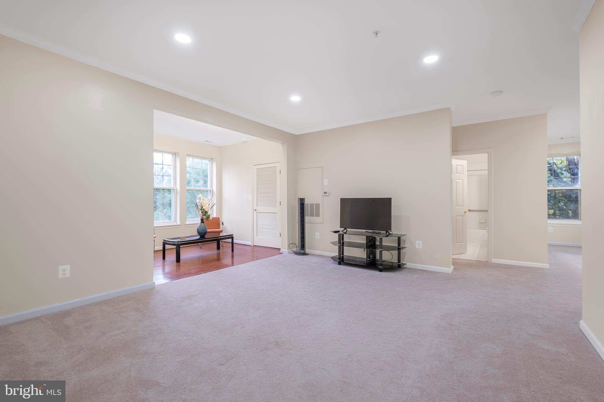 LAKELAND RIDGE - Residential