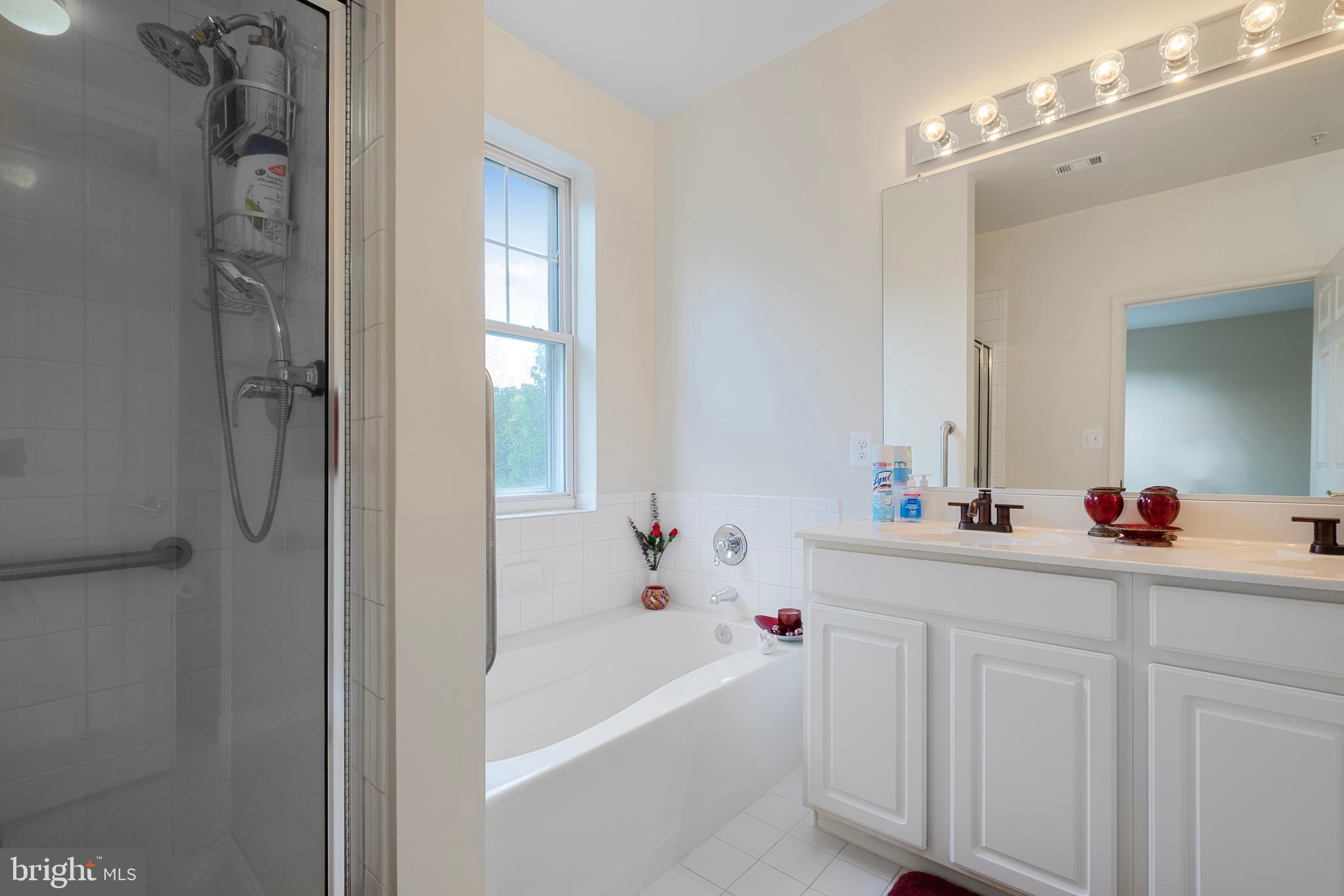 LAKELAND RIDGE - Residential