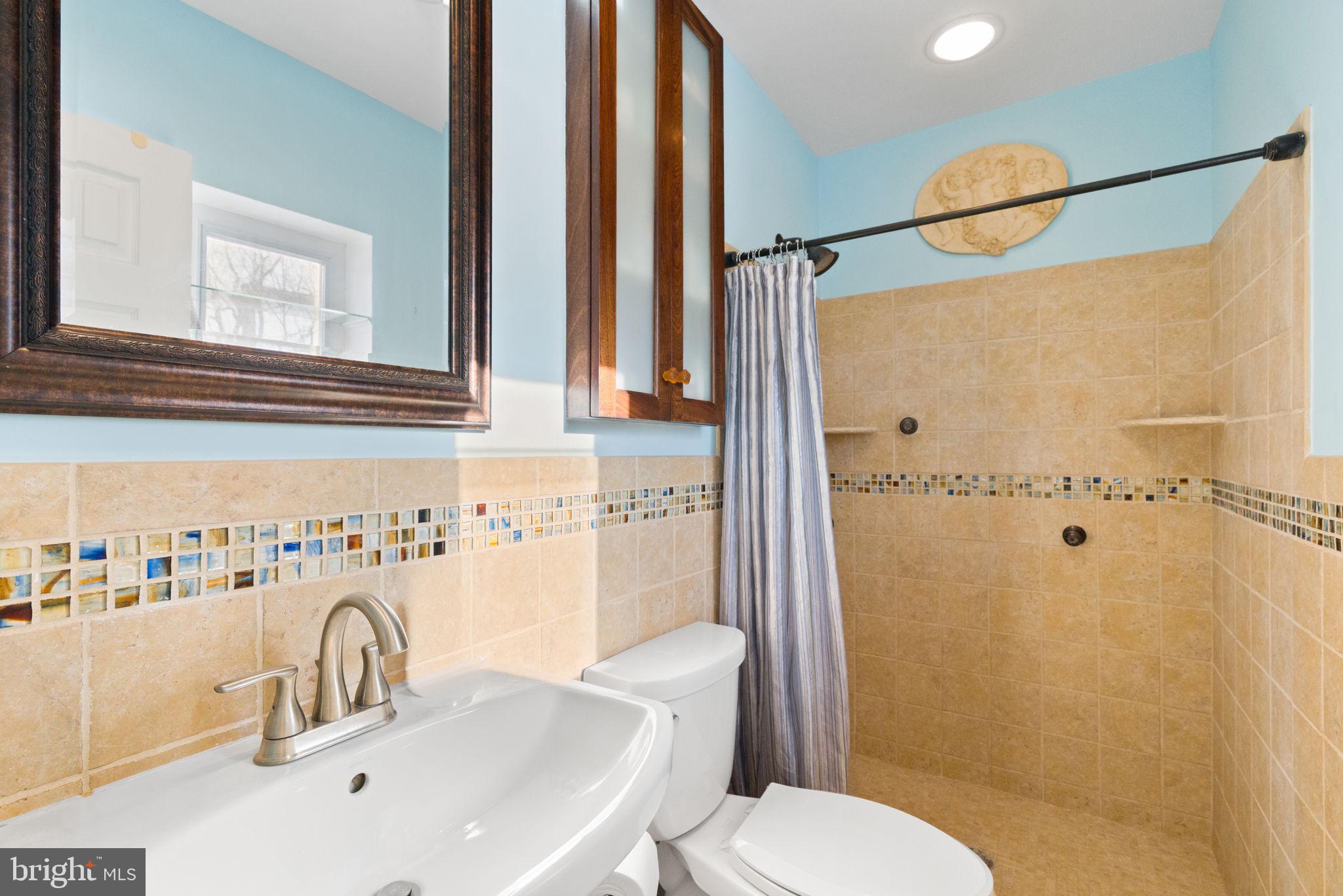 LAFAYETTE HILL - Residential