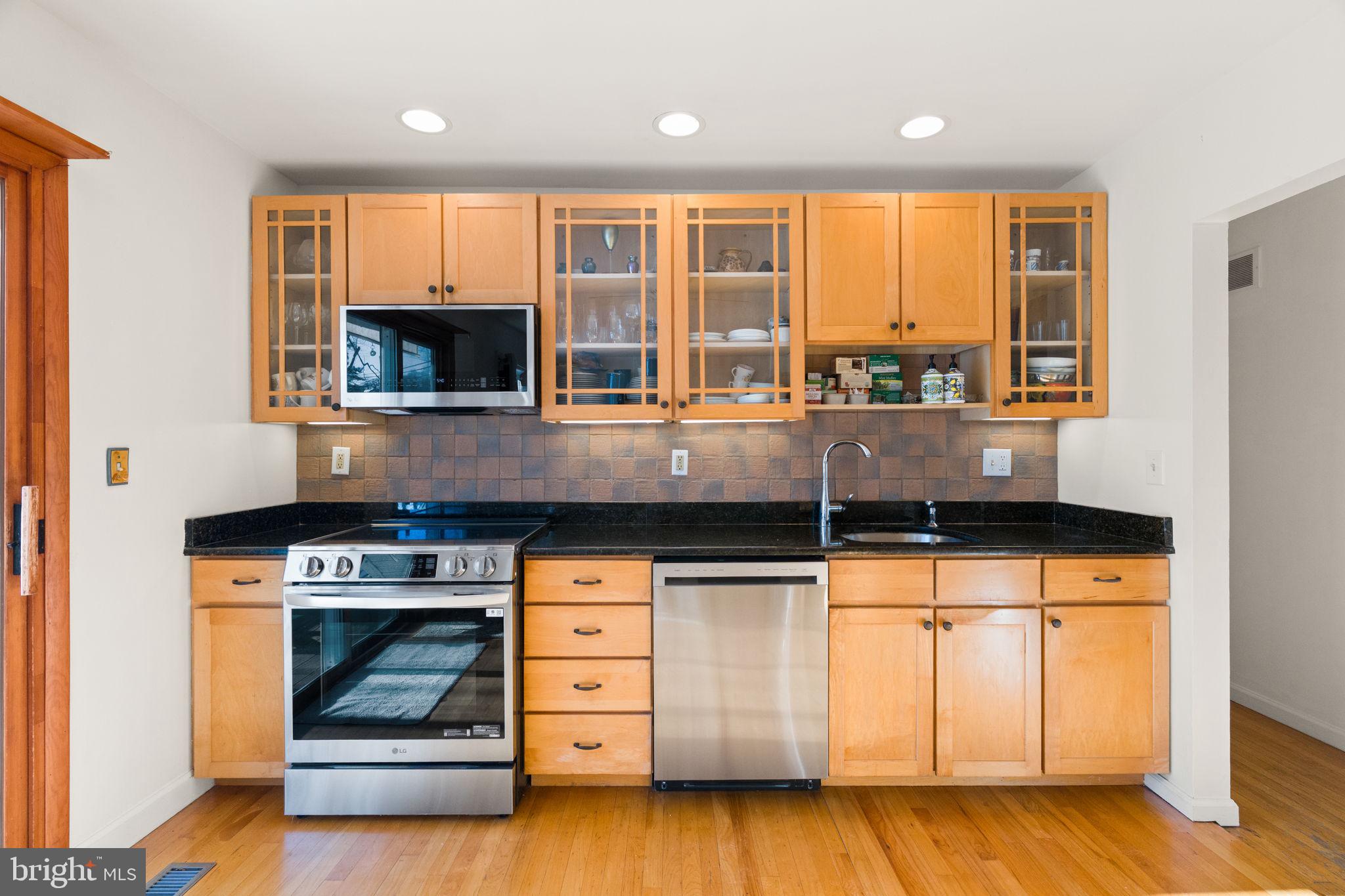 LAFAYETTE HILL - Residential