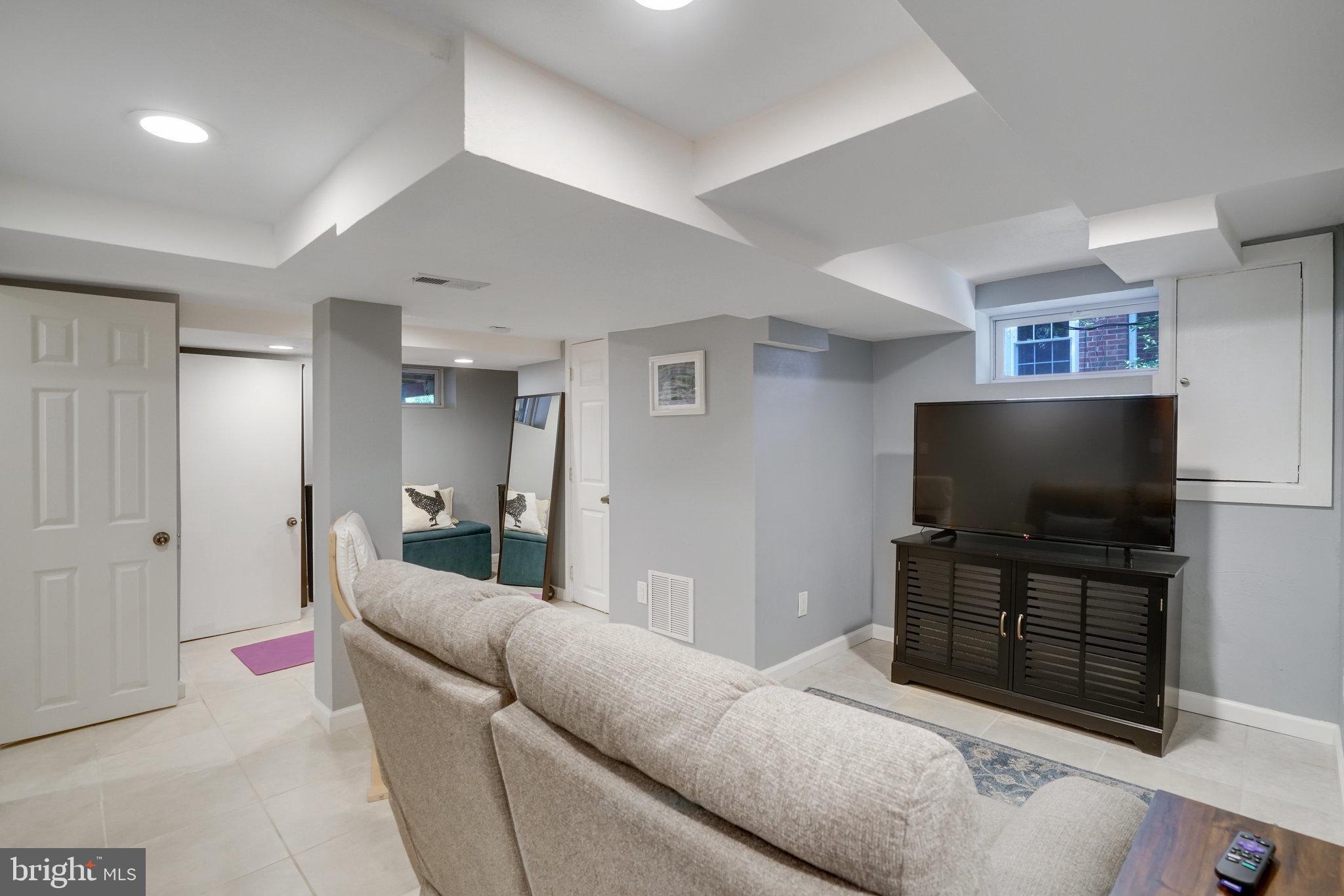 OVERLOOK TERRACE - Residential Lease