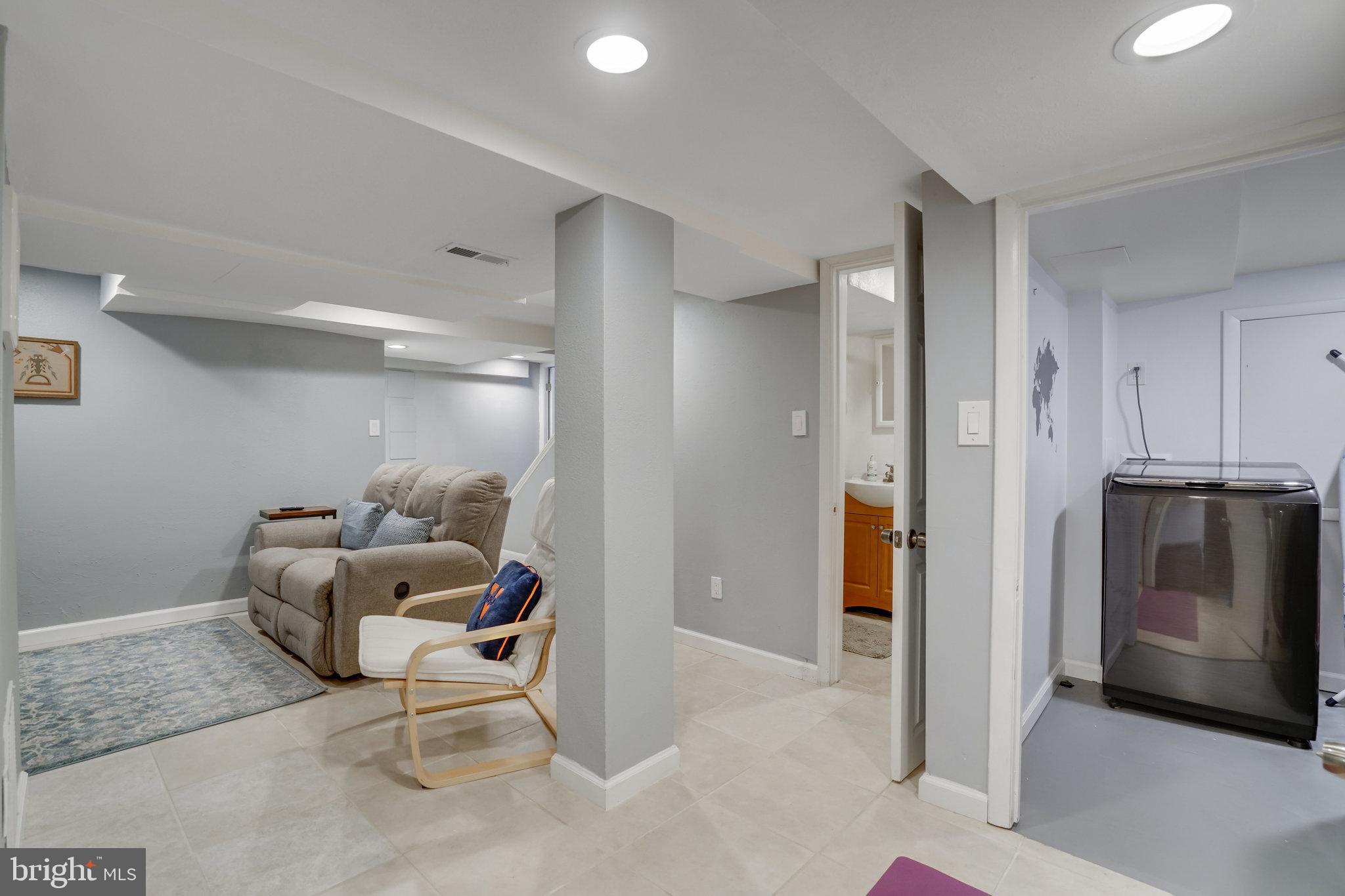 OVERLOOK TERRACE - Residential Lease