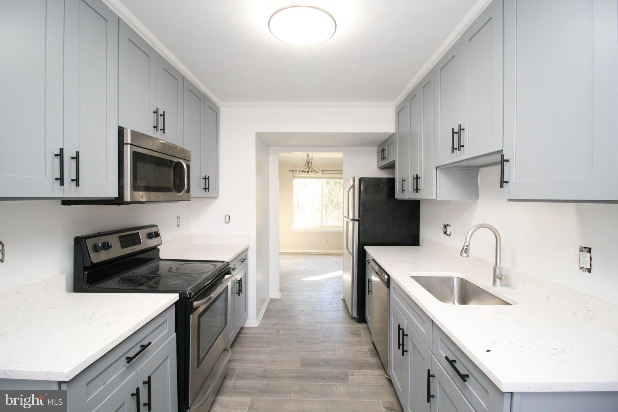 MONTGOMERY VILLAGE - Residential Lease