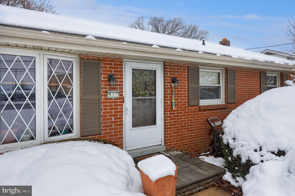 Photo of 811 W Main Street, NEW HOLLAND, PA 17557 (MLS # PALA2083264)