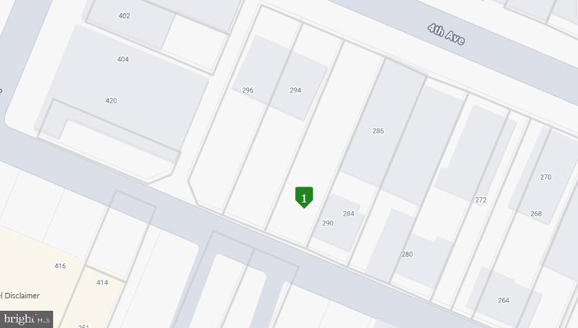 Main image without alt text