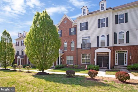 Townhouse For Rent - 505 Jurgensen Pl Pl<br/> HYATTSVILLE, MD 20785