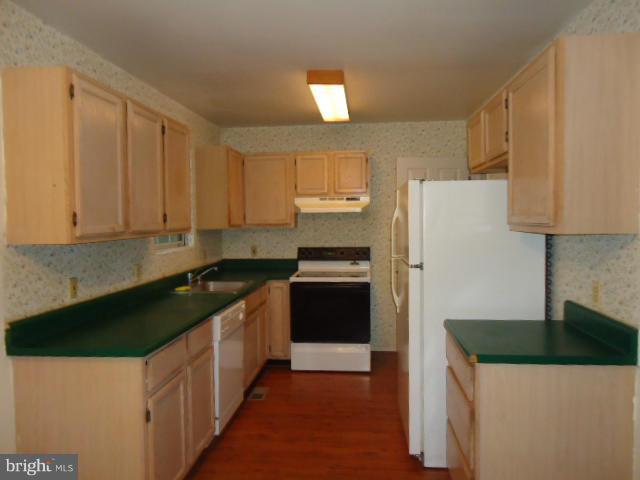 BURNT OAKS - Residential