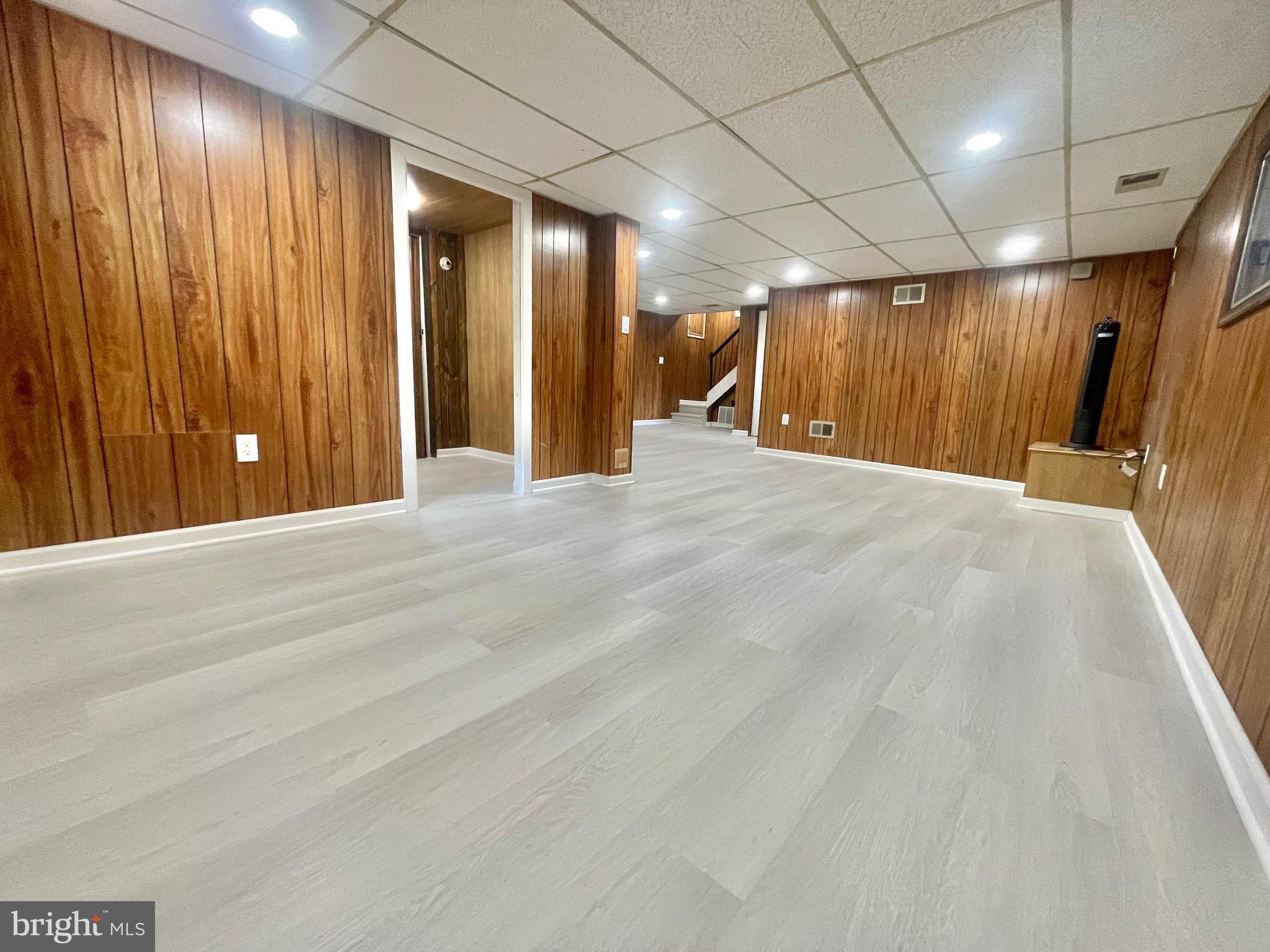 COLLEGE PARK - Residential Lease