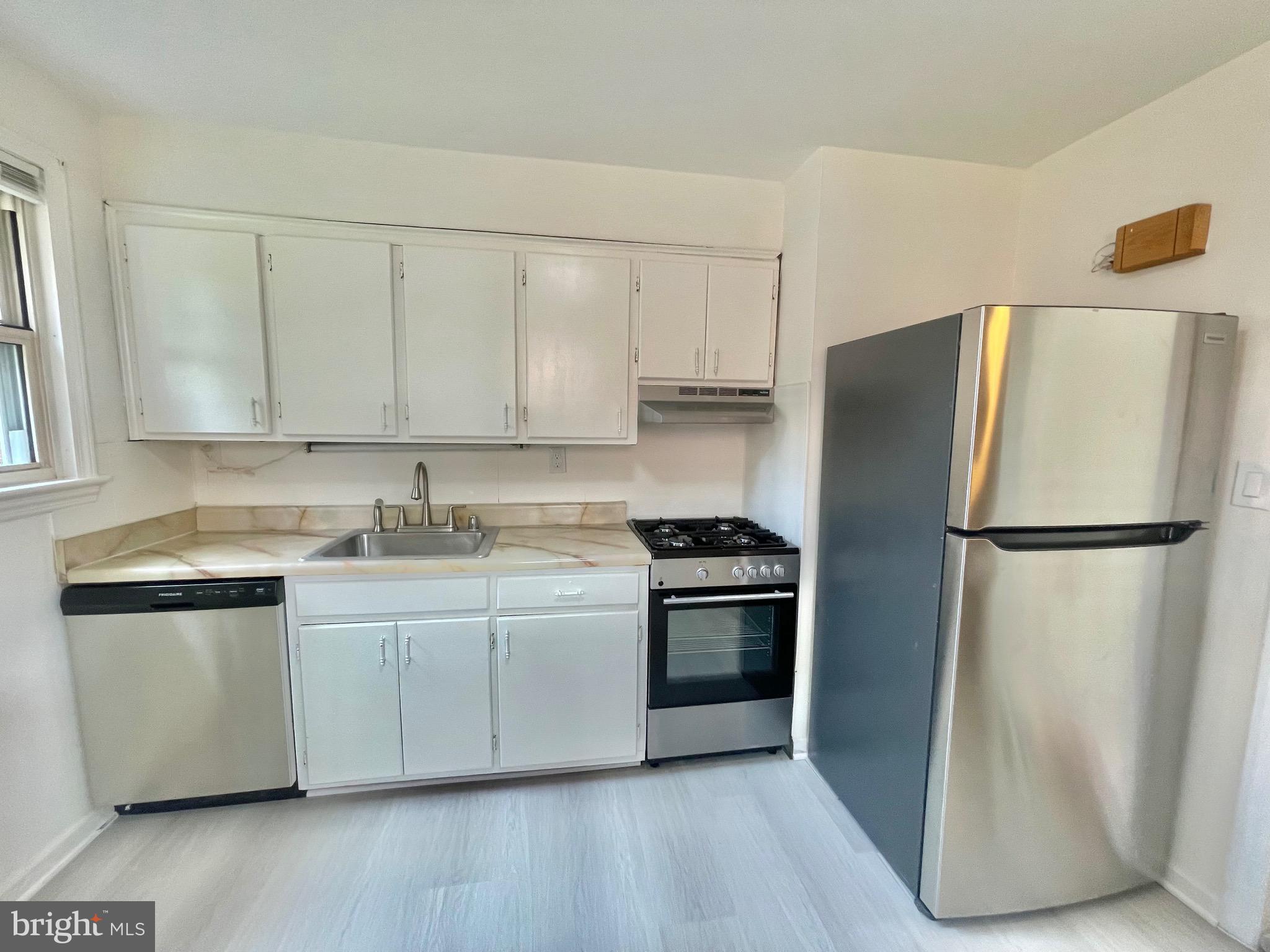 COLLEGE PARK - Residential Lease