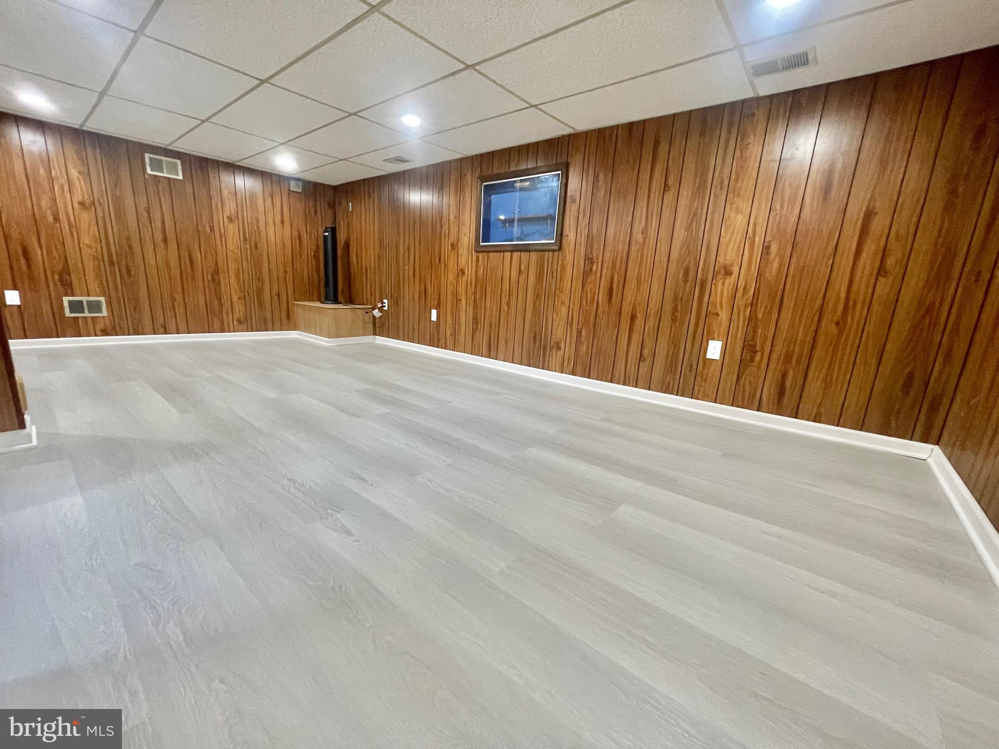 COLLEGE PARK - Residential Lease