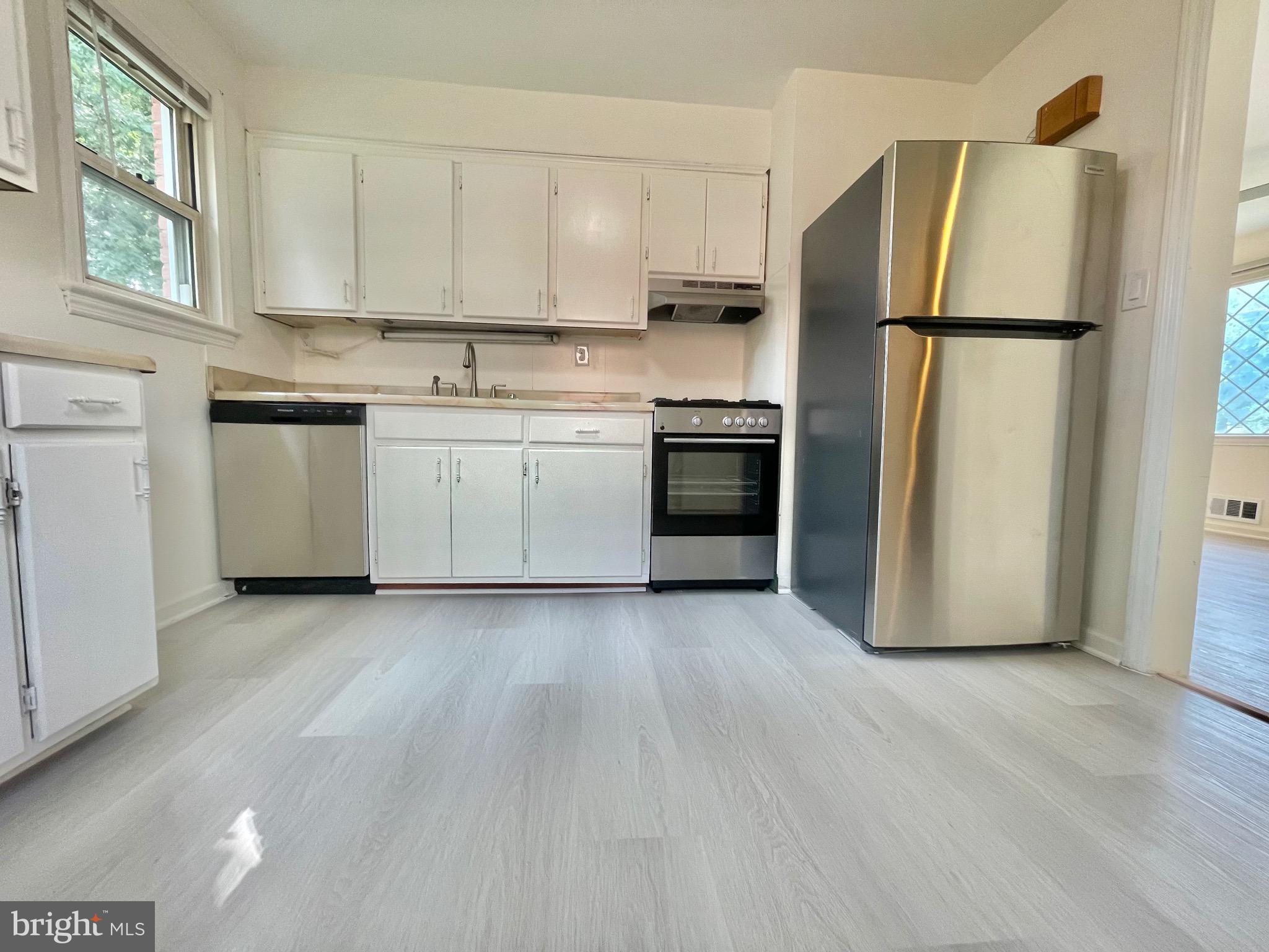 COLLEGE PARK - Residential Lease