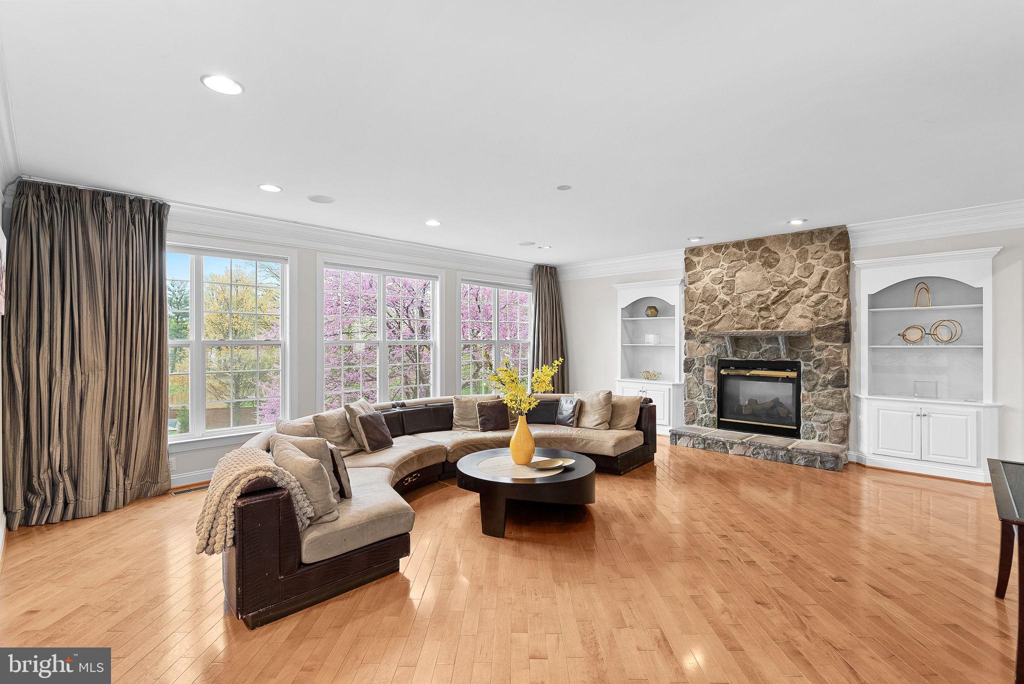 ROBERTSON FARM - Residential