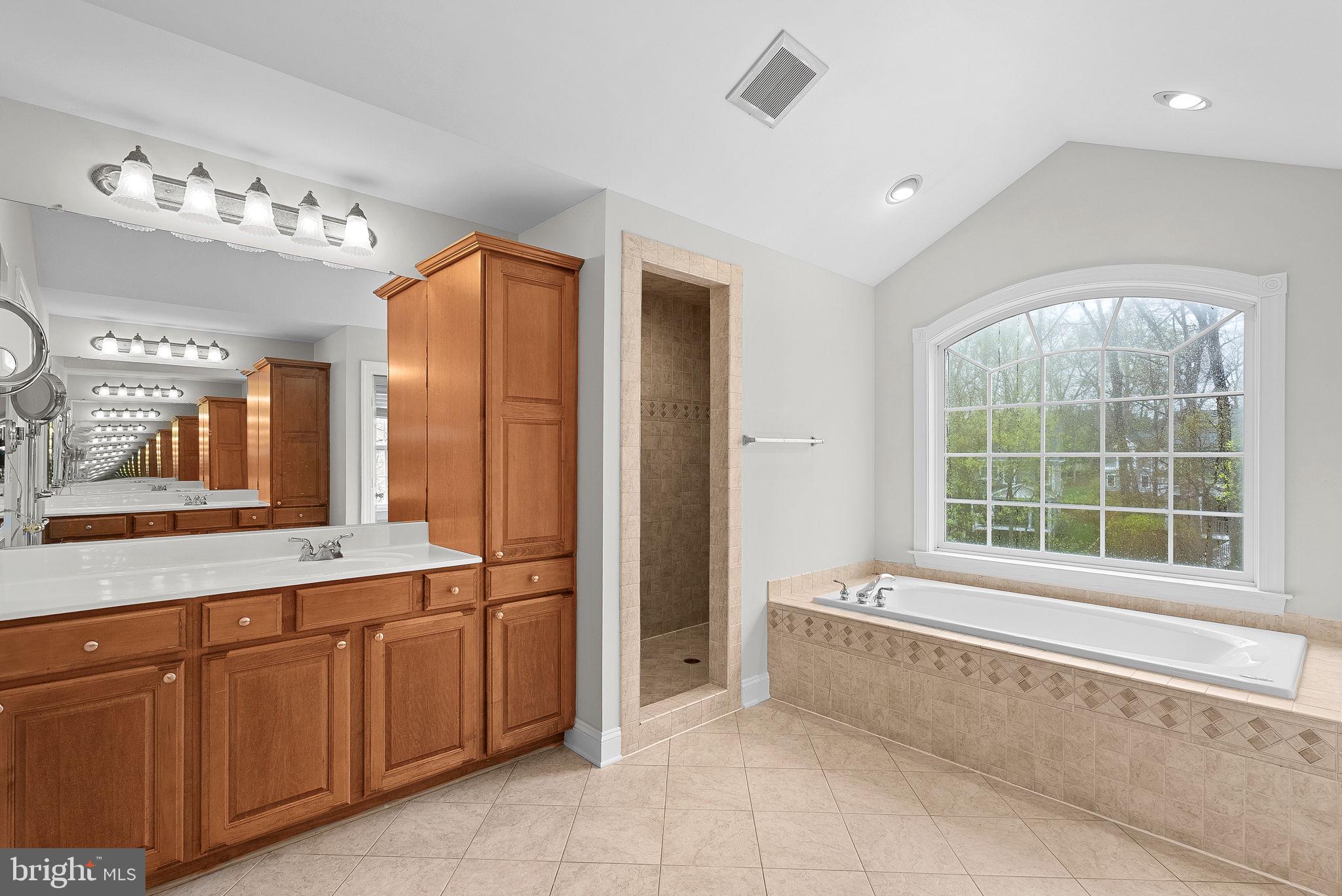 ROBERTSON FARM - Residential