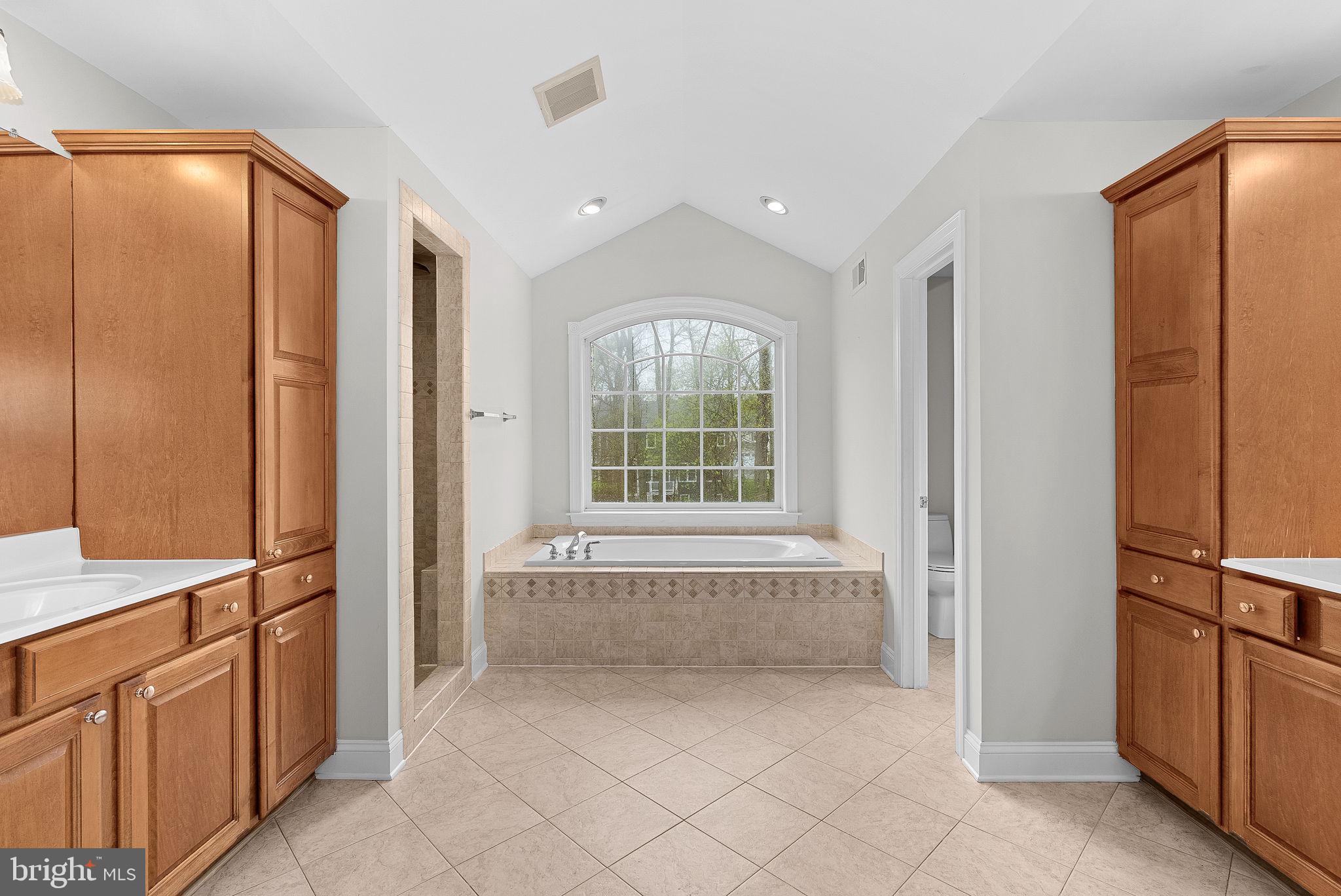 ROBERTSON FARM - Residential