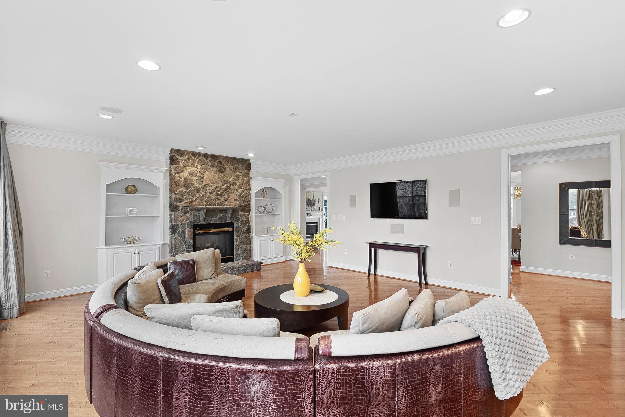 ROBERTSON FARM - Residential