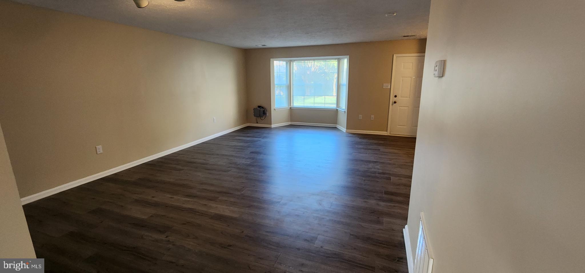 ST CHARLES SUB - HAMPSHIRE - Residential Lease