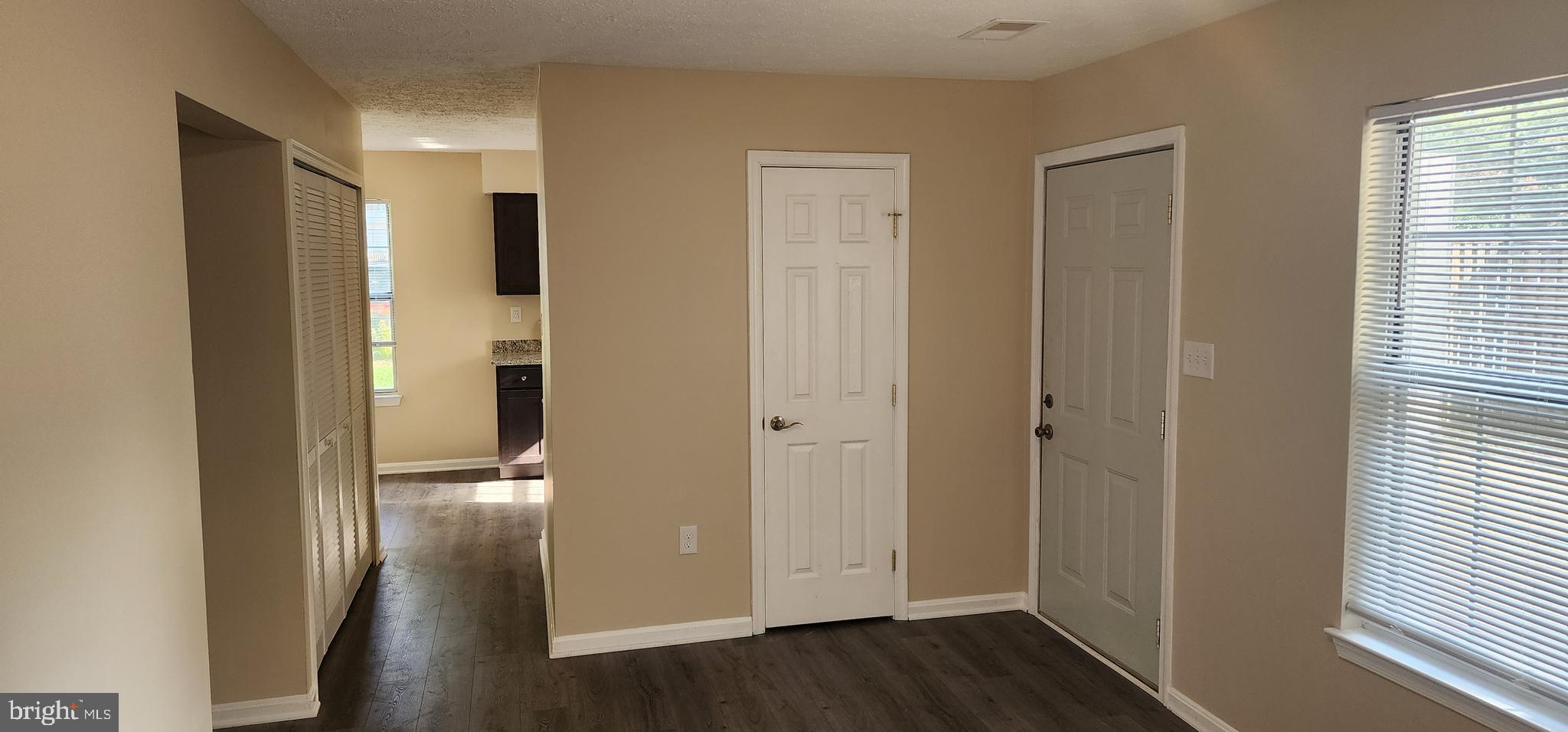 ST CHARLES SUB - HAMPSHIRE - Residential Lease