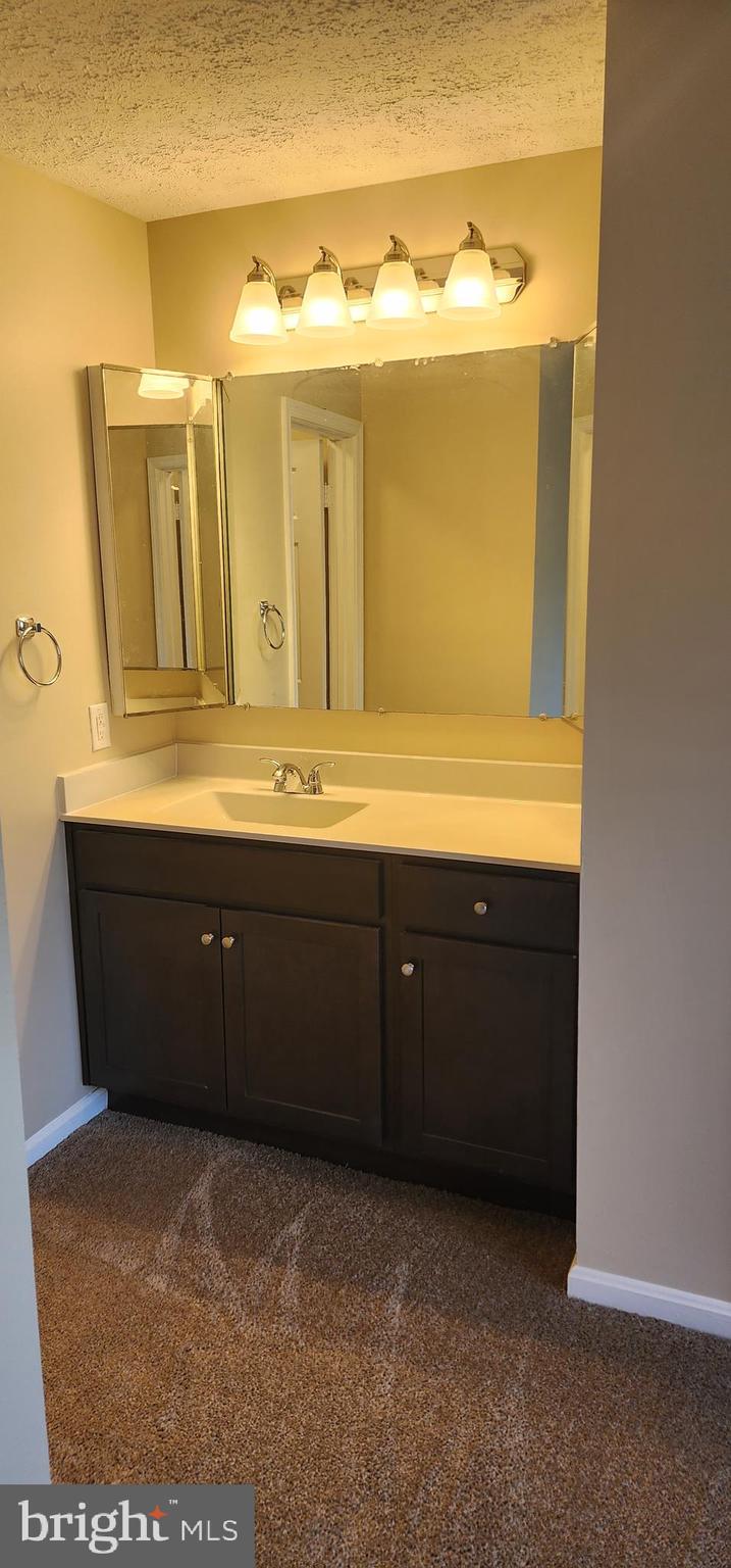 ST CHARLES SUB - HAMPSHIRE - Residential Lease