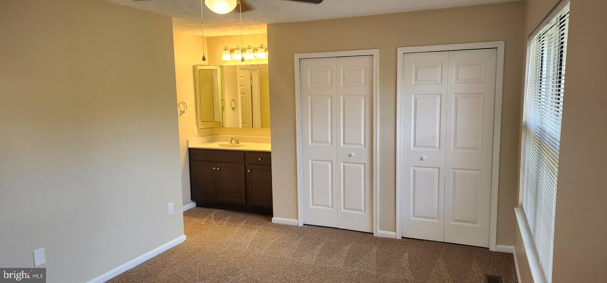 ST CHARLES SUB - HAMPSHIRE - Residential Lease