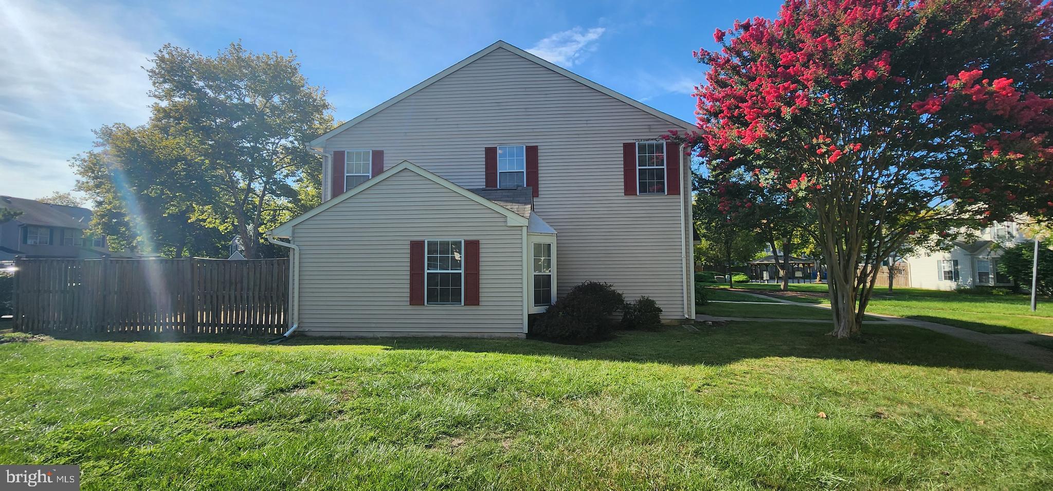 ST CHARLES SUB - HAMPSHIRE - Residential Lease