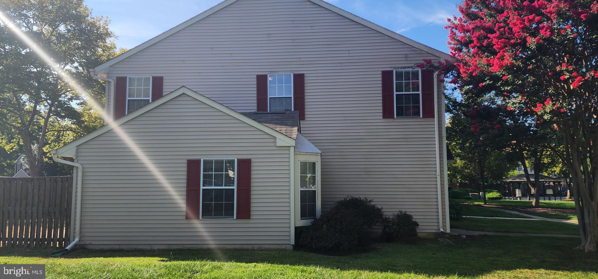 ST CHARLES SUB - HAMPSHIRE - Residential Lease