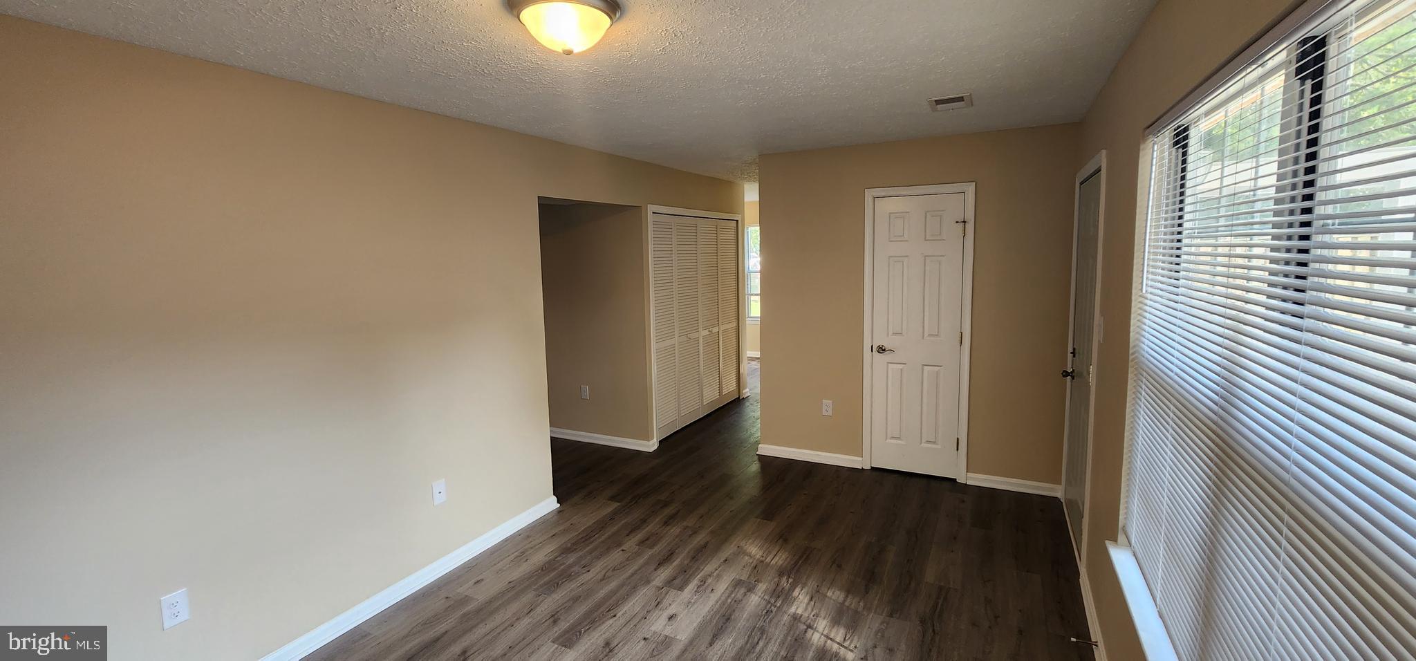 ST CHARLES SUB - HAMPSHIRE - Residential Lease