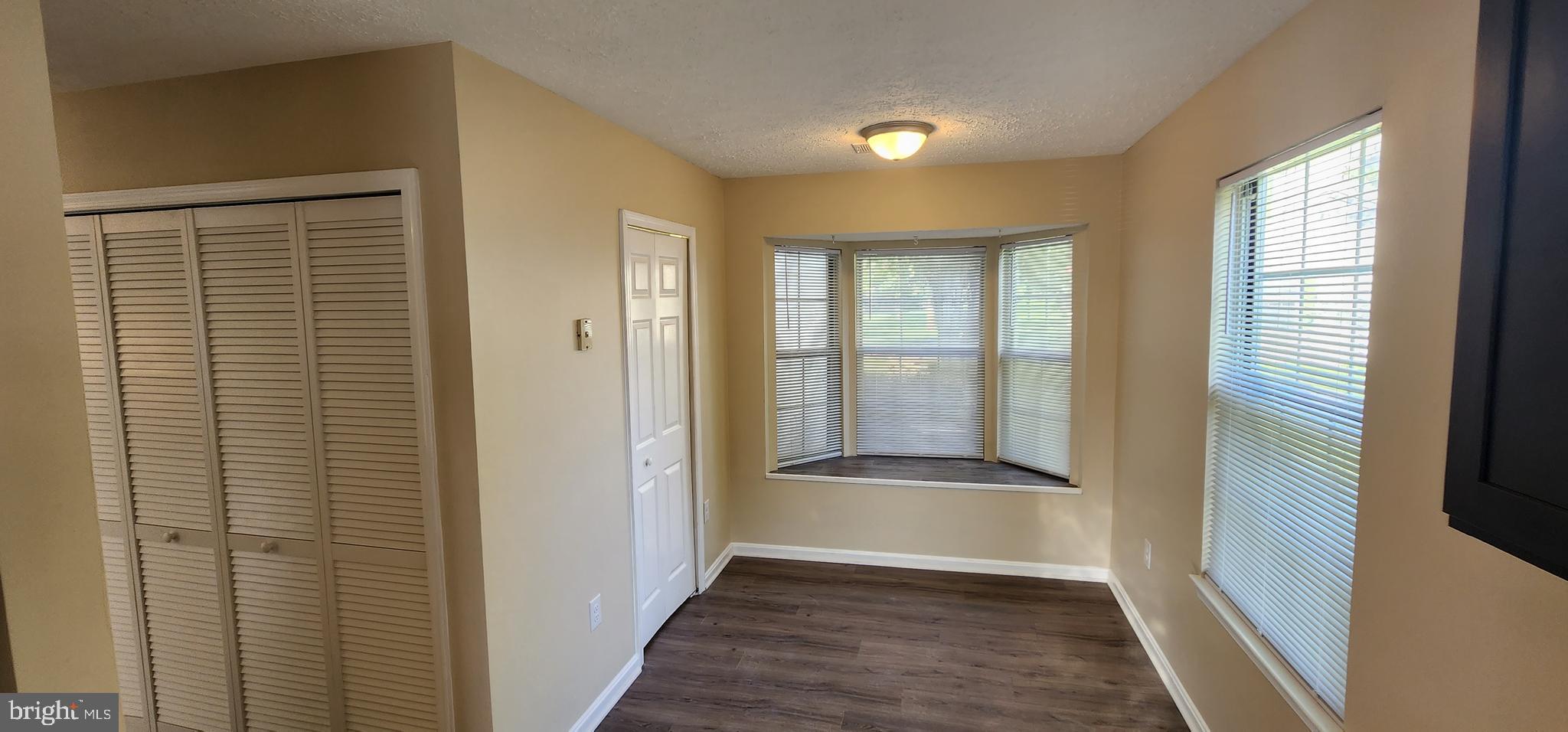 ST CHARLES SUB - HAMPSHIRE - Residential Lease