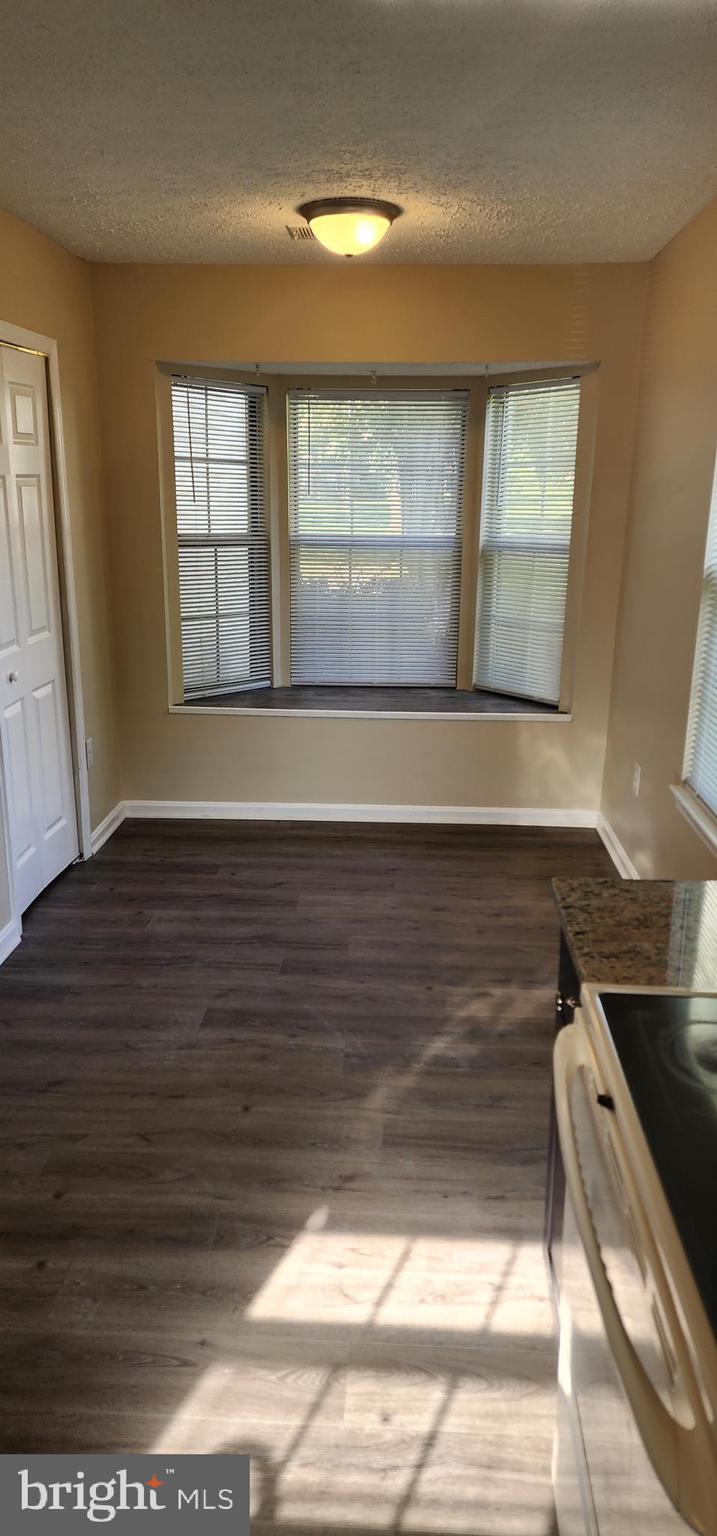 ST CHARLES SUB - HAMPSHIRE - Residential Lease