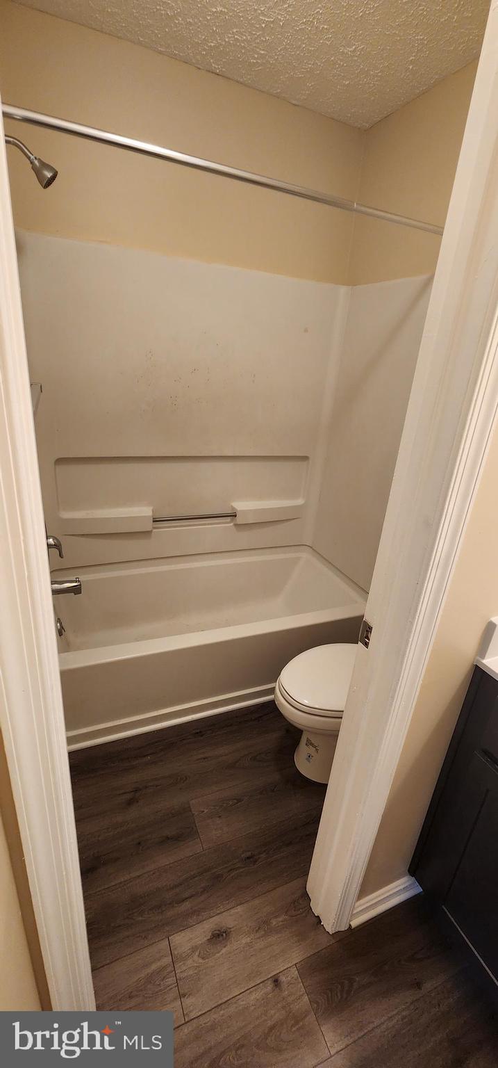 ST CHARLES SUB - HAMPSHIRE - Residential Lease