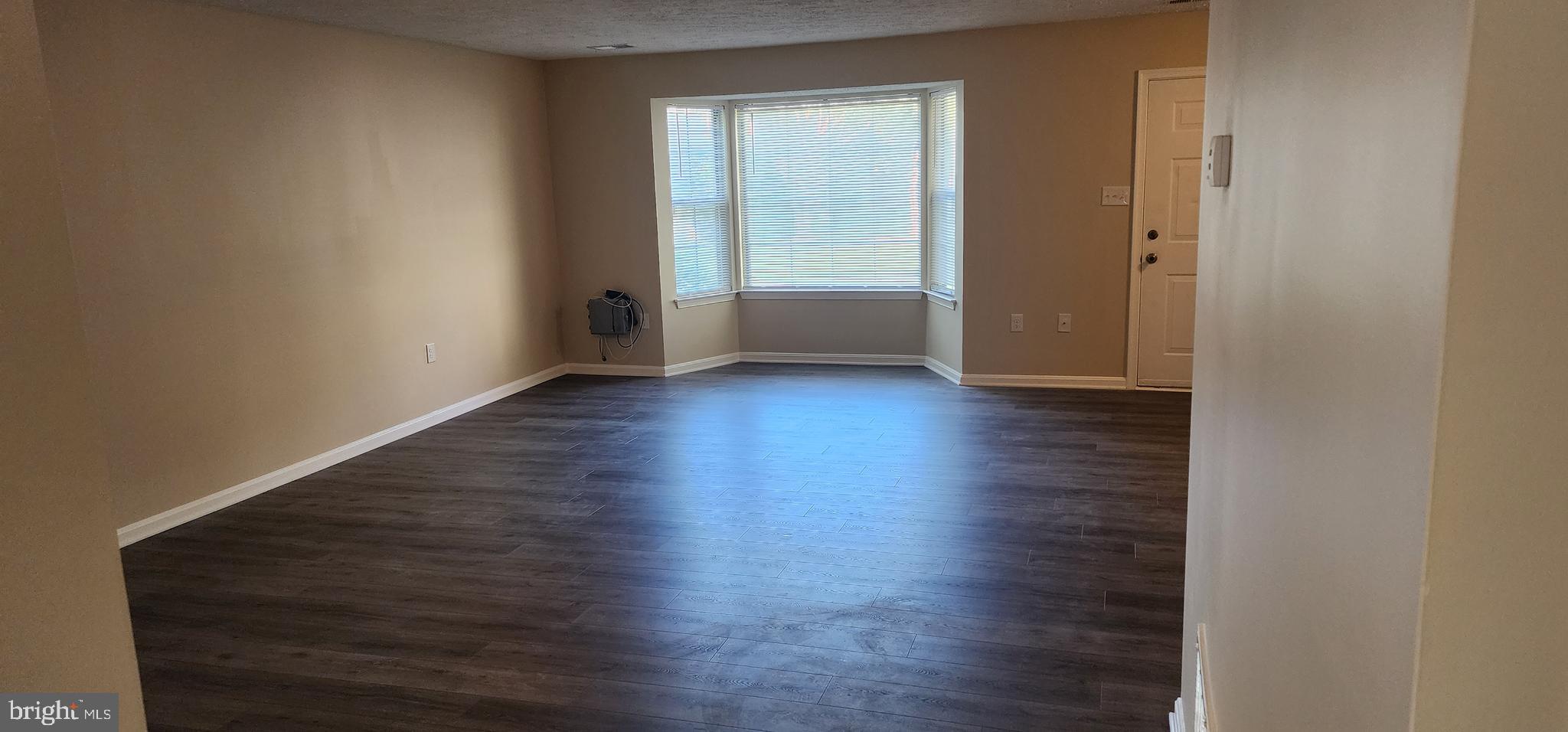 ST CHARLES SUB - HAMPSHIRE - Residential Lease