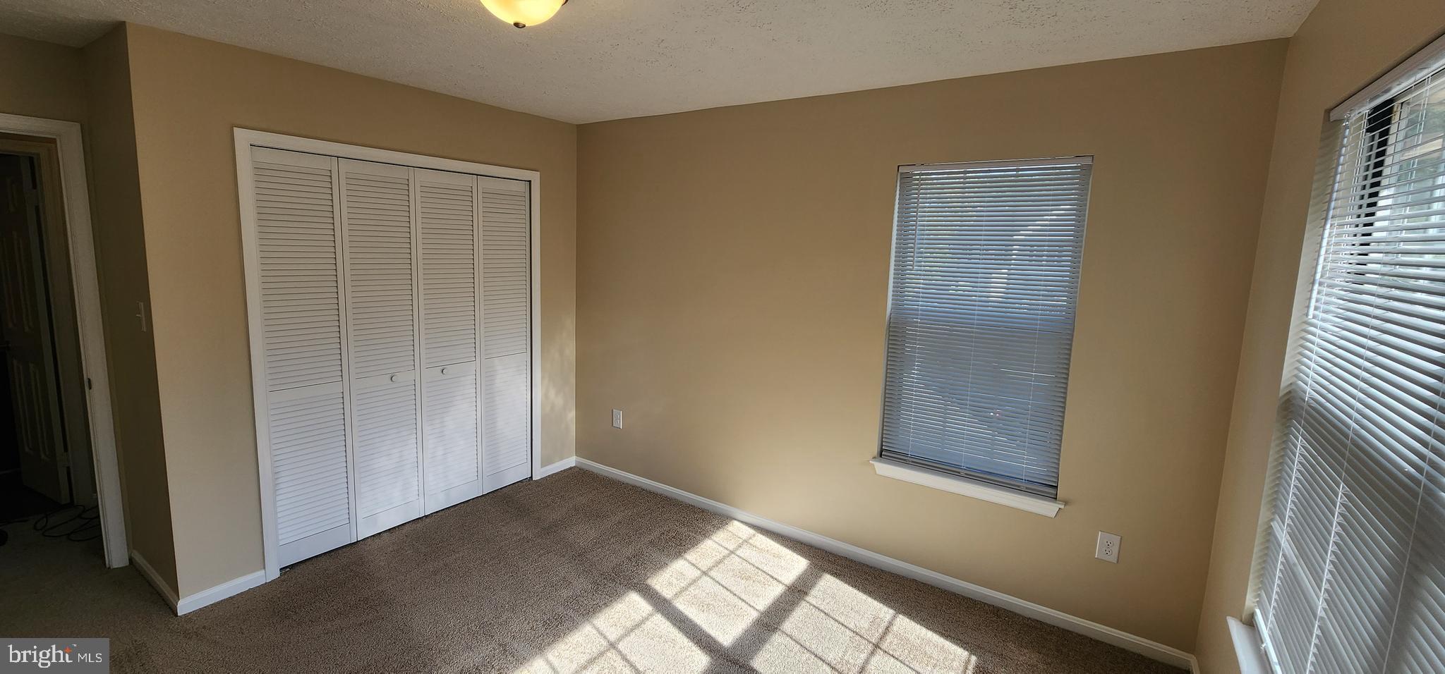 ST CHARLES SUB - HAMPSHIRE - Residential Lease