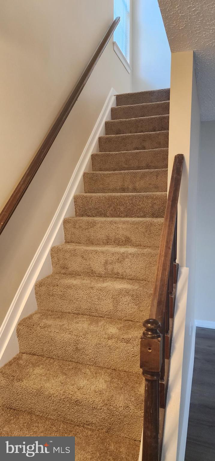 ST CHARLES SUB - HAMPSHIRE - Residential Lease