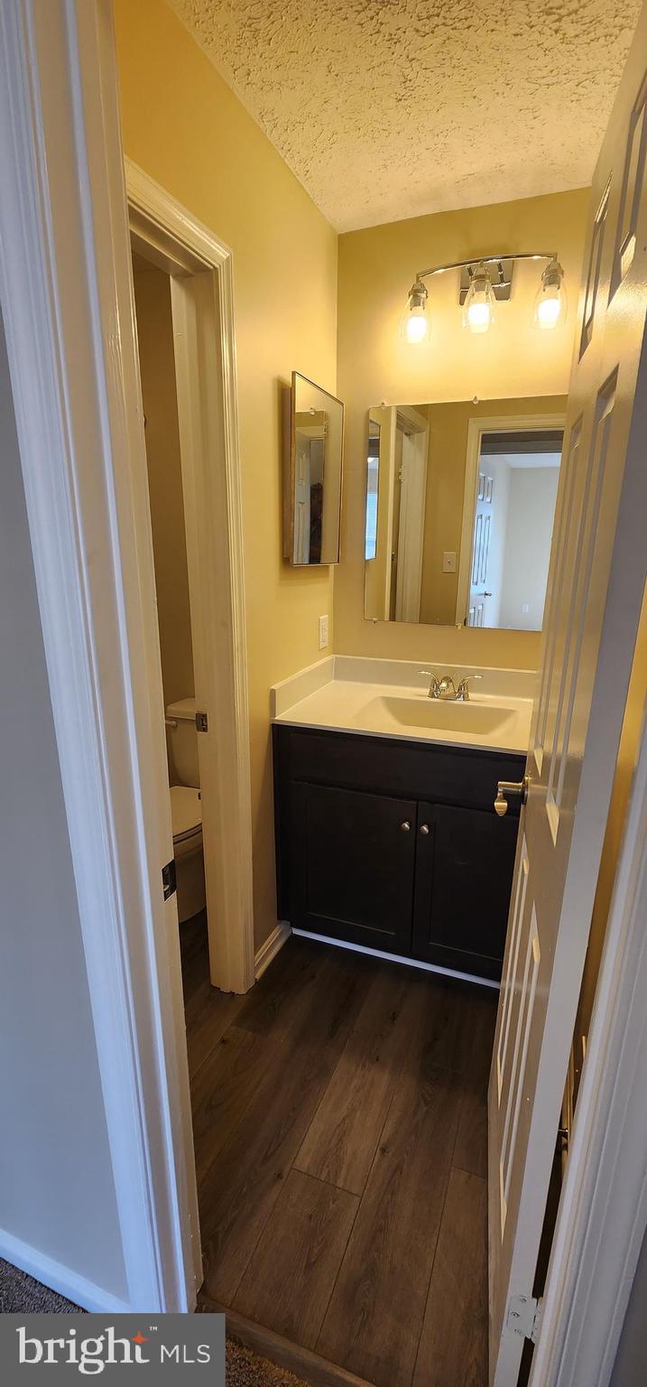 ST CHARLES SUB - HAMPSHIRE - Residential Lease