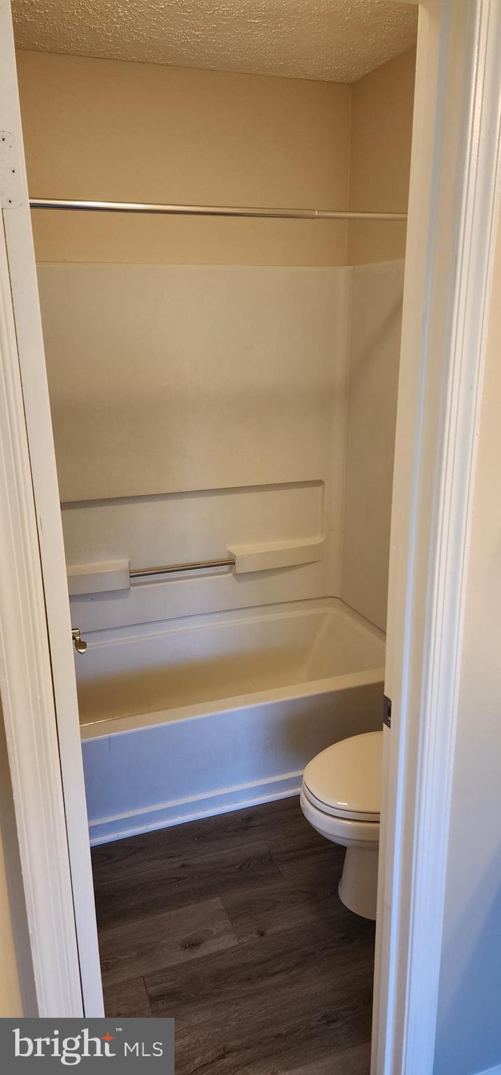 ST CHARLES SUB - HAMPSHIRE - Residential Lease