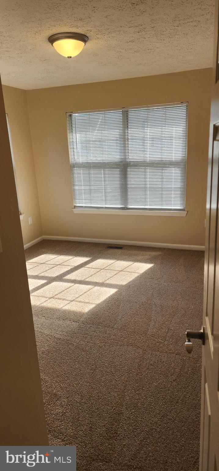 ST CHARLES SUB - HAMPSHIRE - Residential Lease