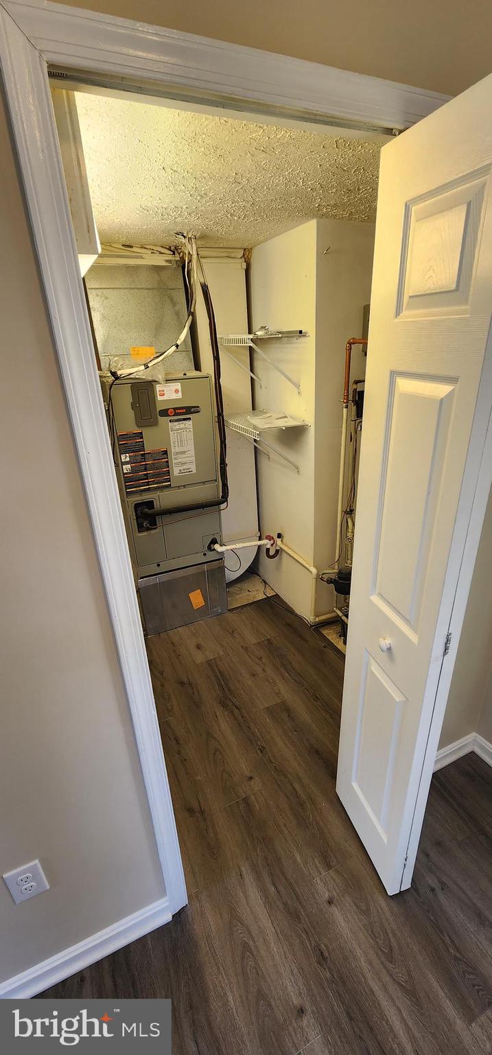 ST CHARLES SUB - HAMPSHIRE - Residential Lease