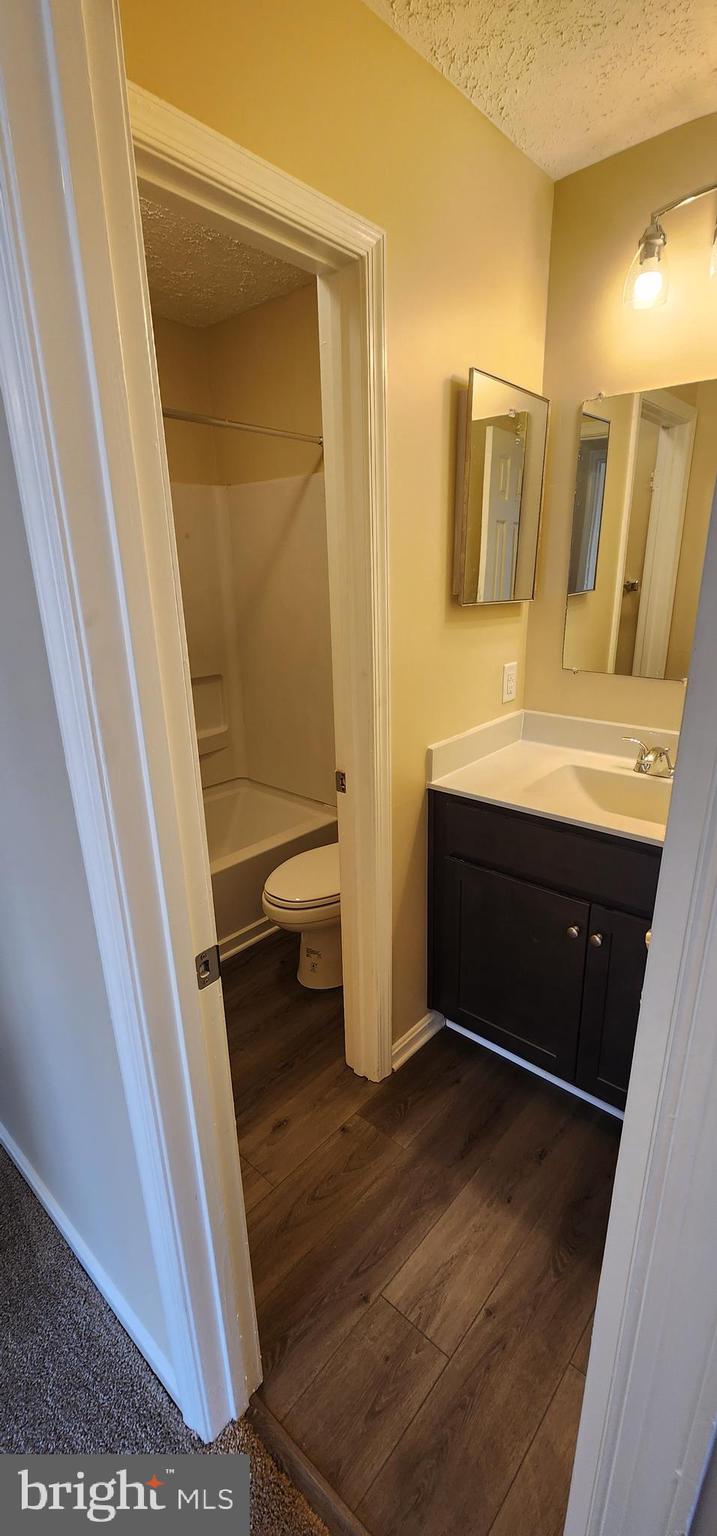 ST CHARLES SUB - HAMPSHIRE - Residential Lease