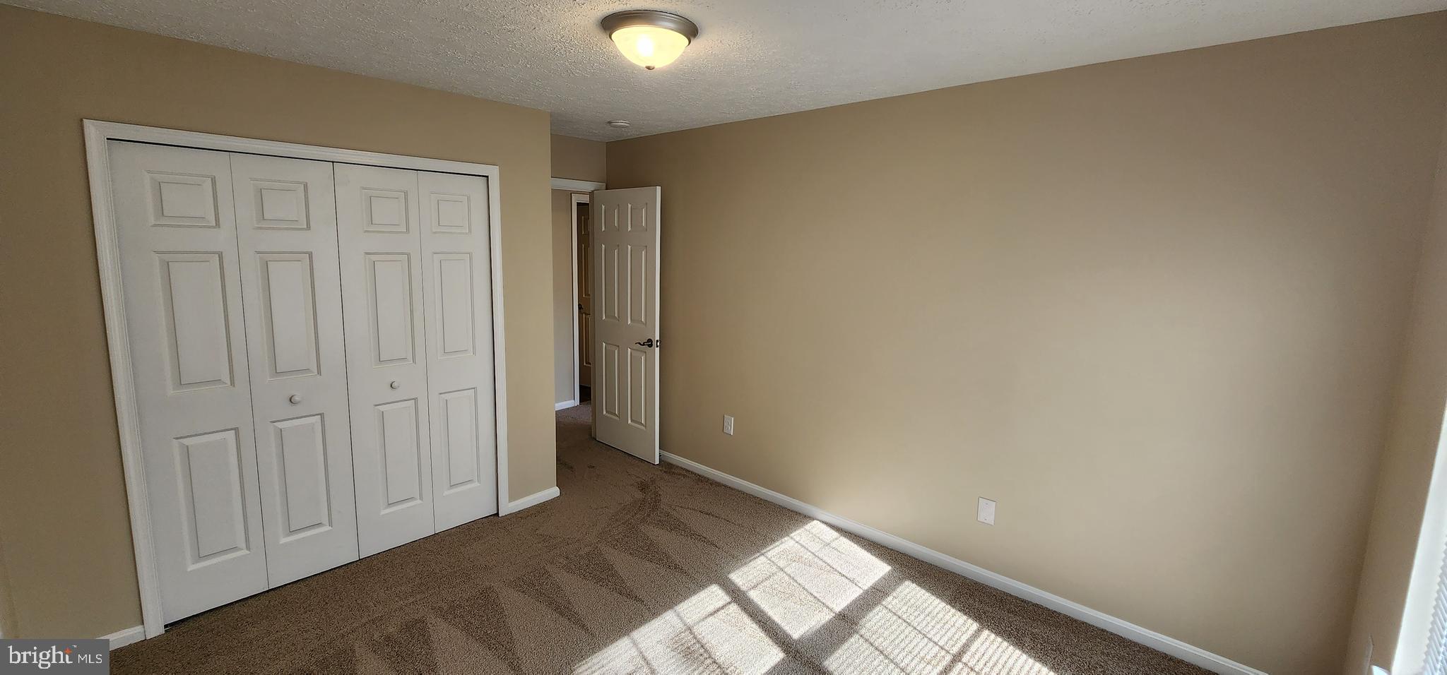 ST CHARLES SUB - HAMPSHIRE - Residential Lease