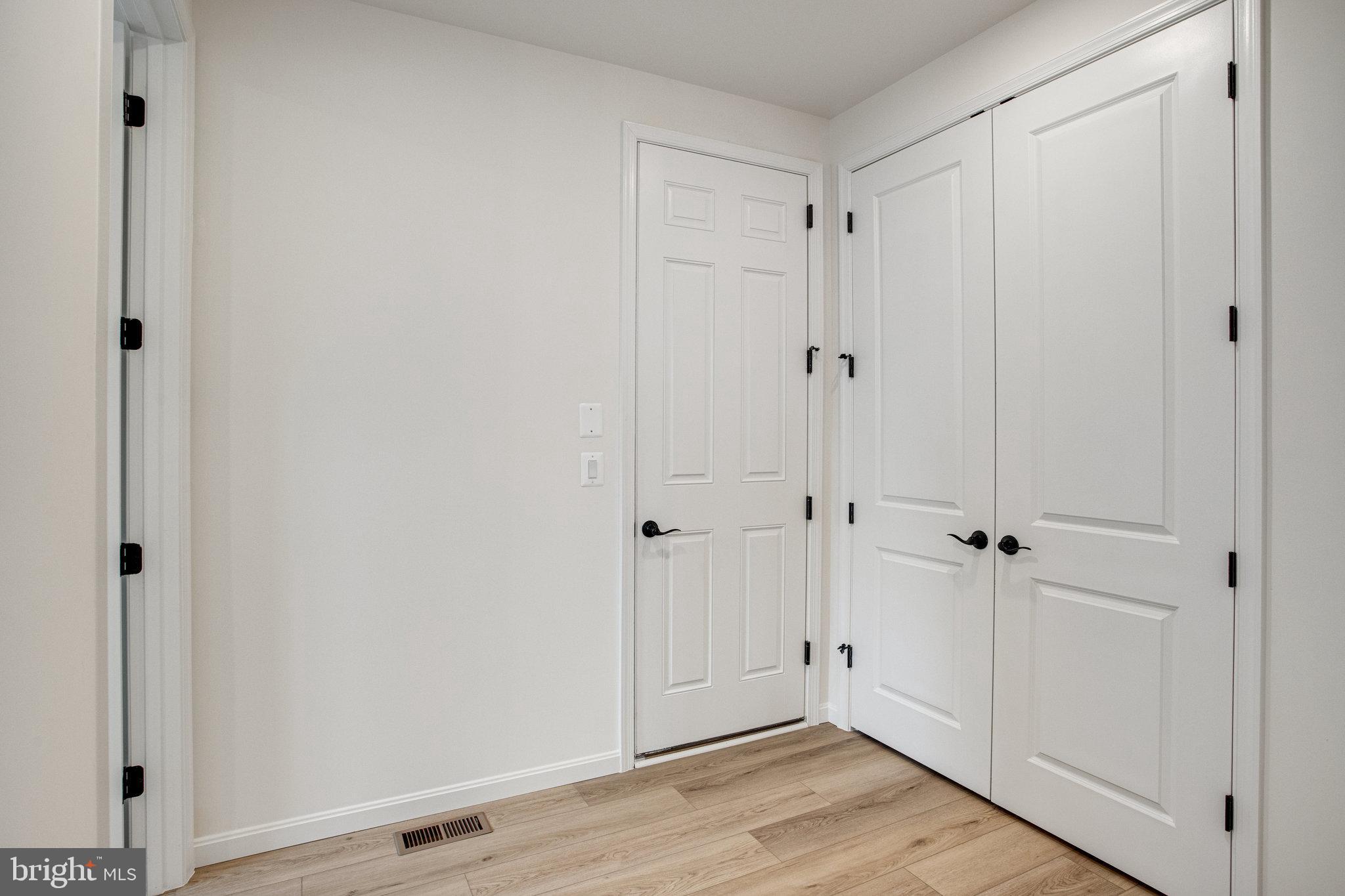 WHITE OAK - Residential