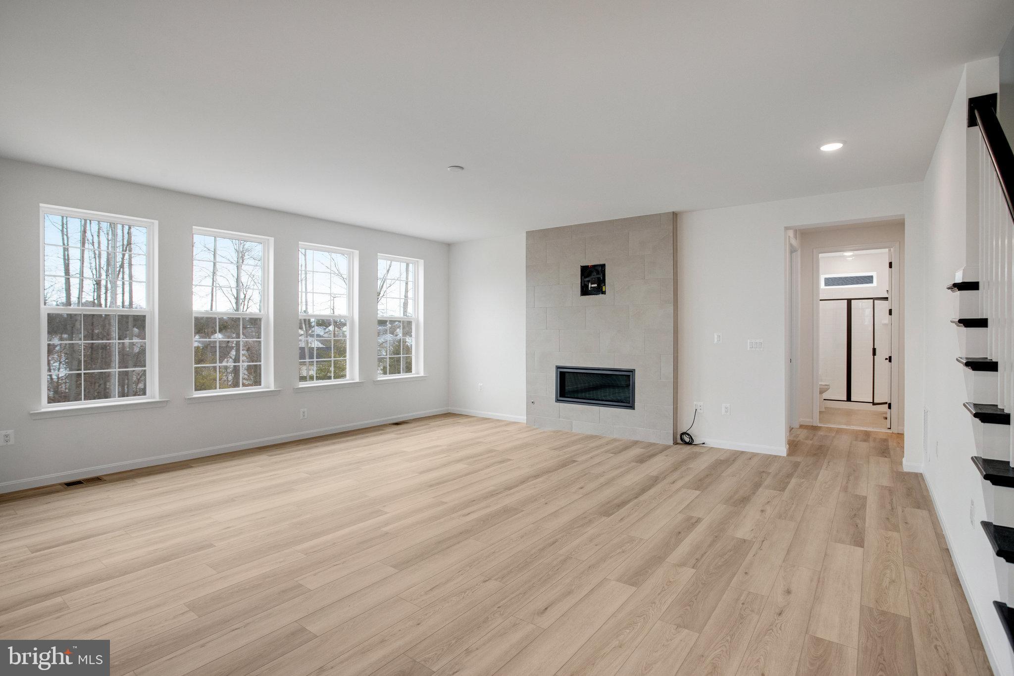 WHITE OAK - Residential