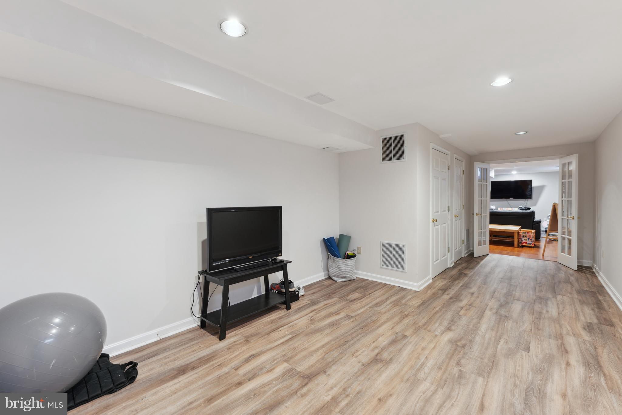 WHITTIER POND - Residential