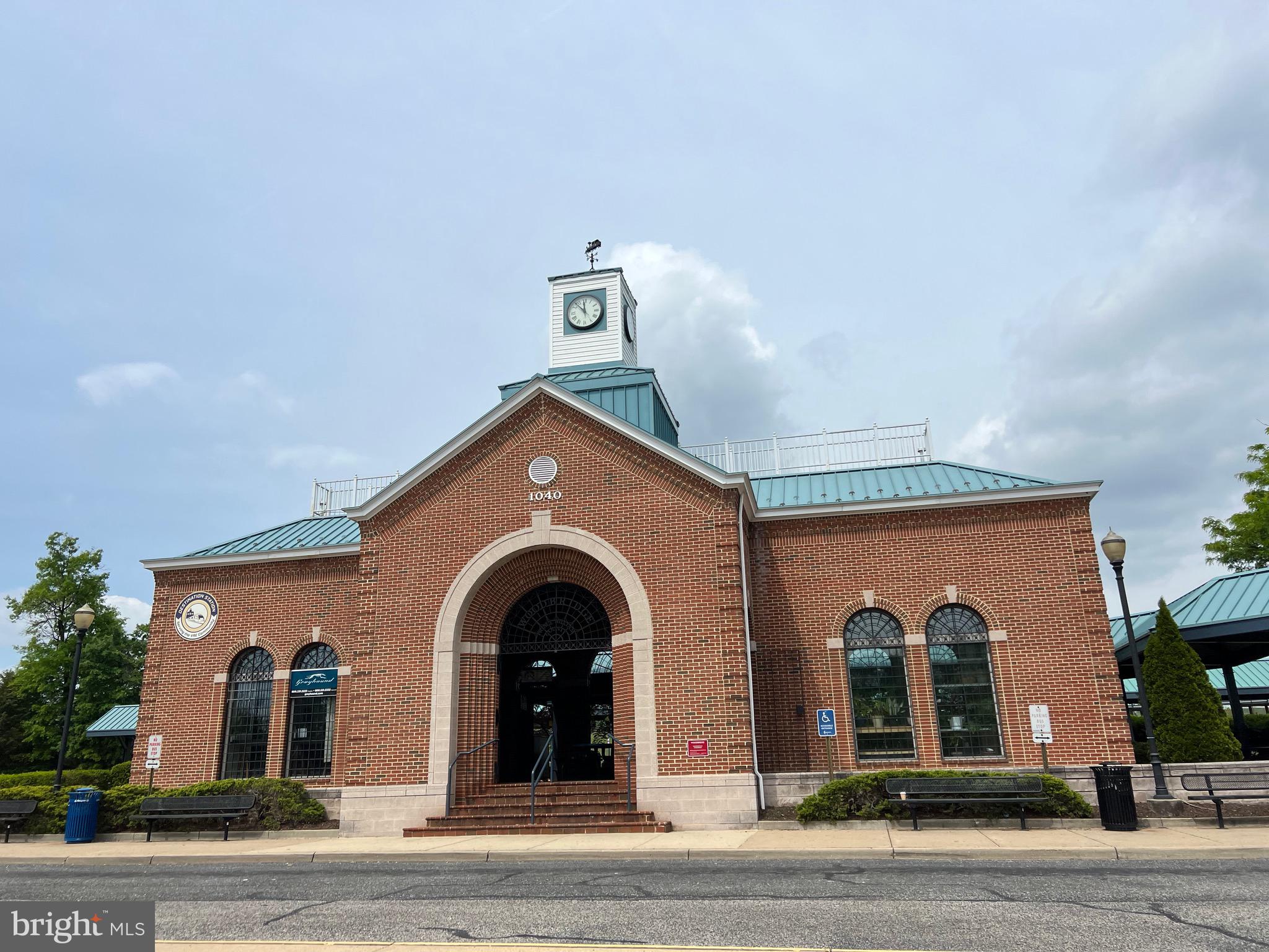 BELMONT TOWN CENTER - Residential Lease