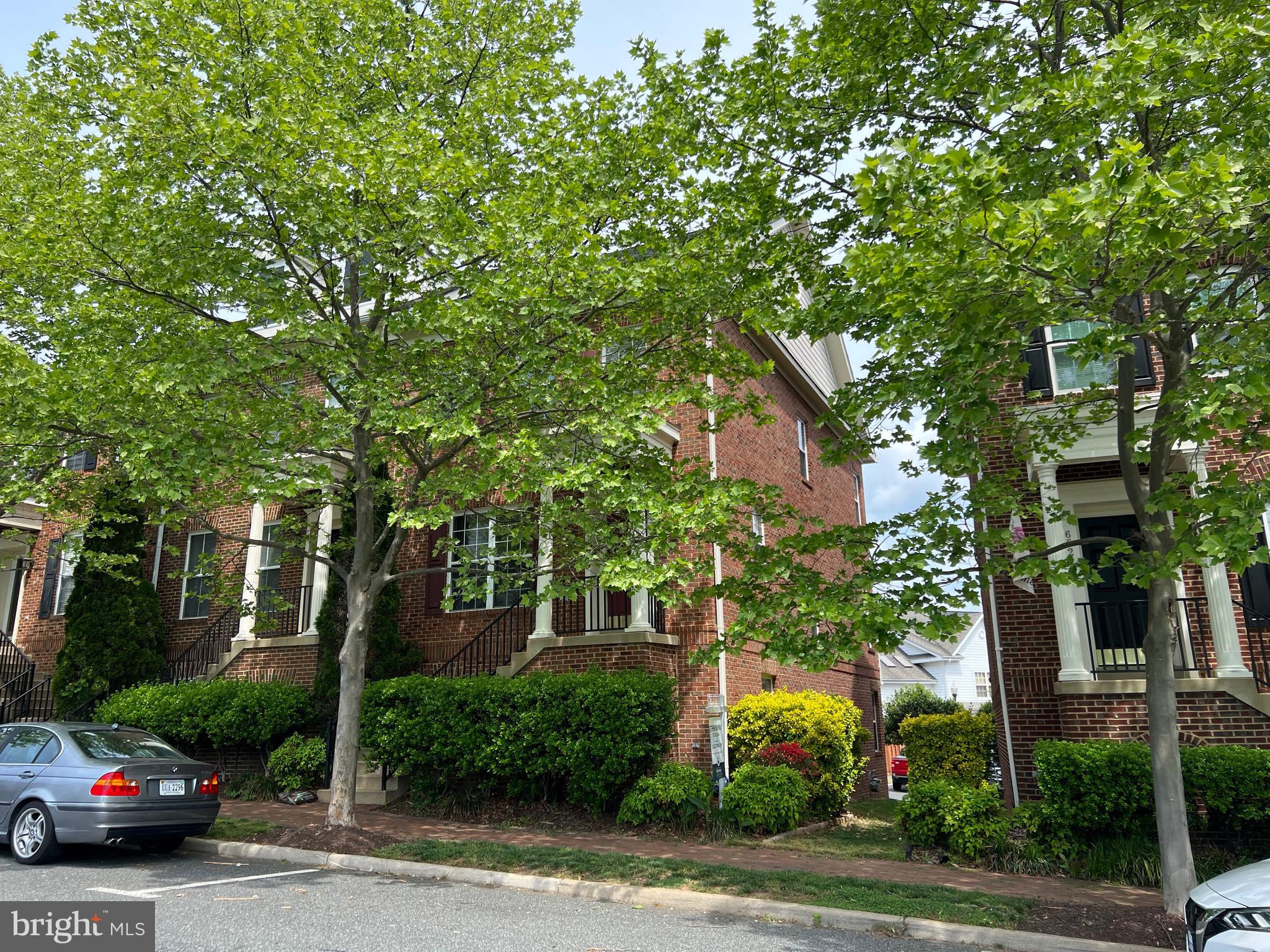 BELMONT TOWN CENTER - Residential Lease