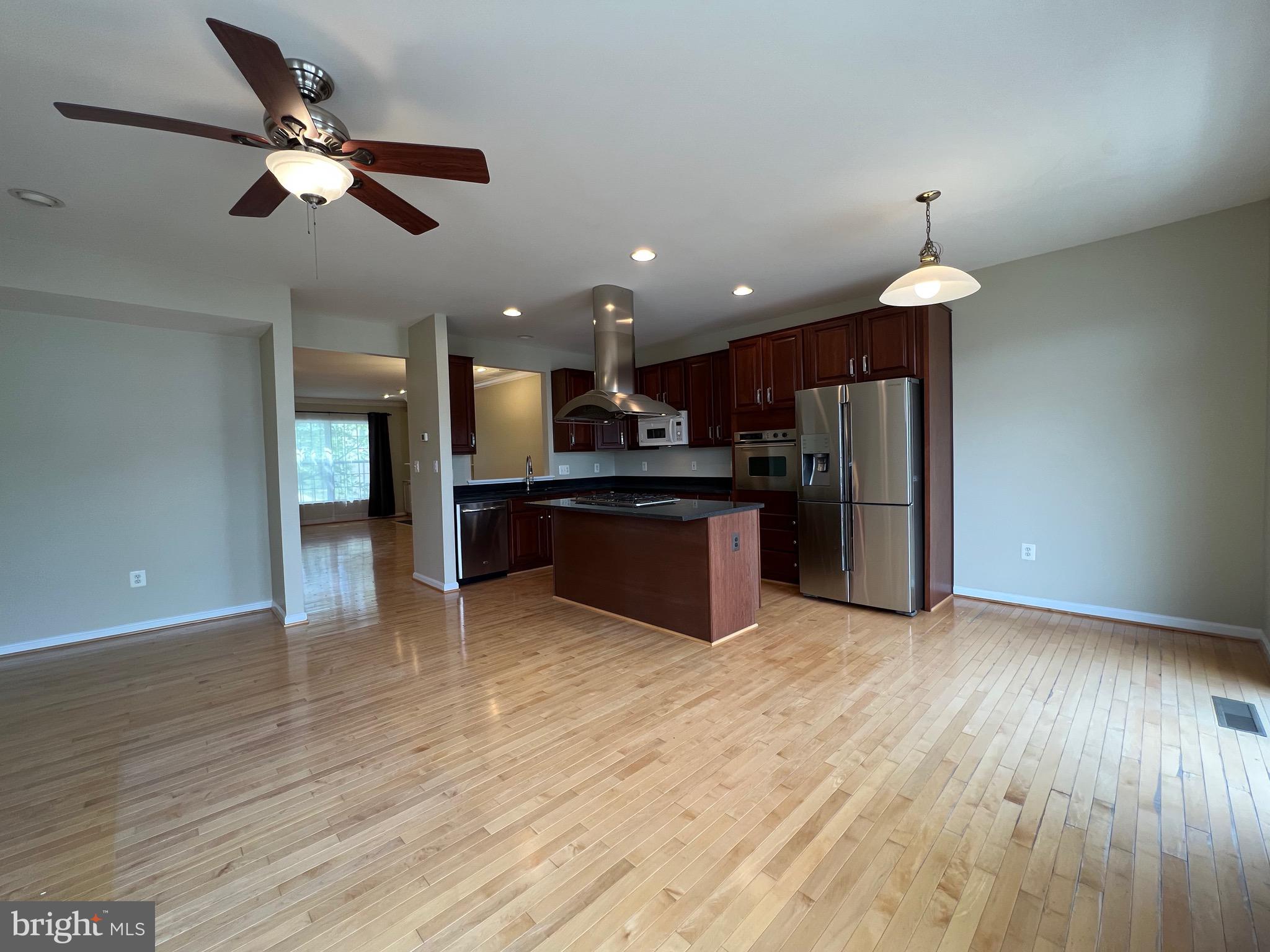 BELMONT TOWN CENTER - Residential Lease