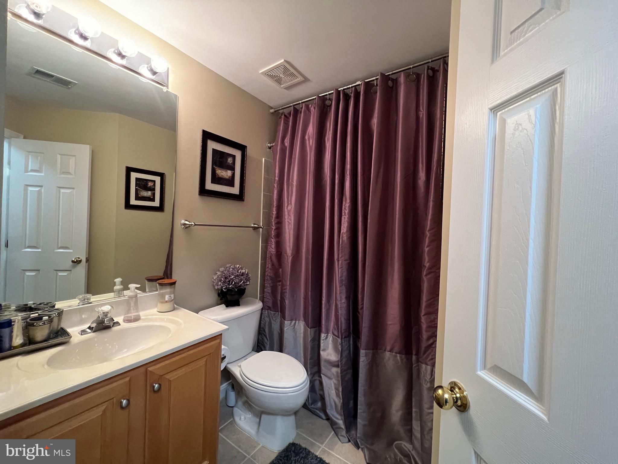 BELMONT TOWN CENTER - Residential Lease