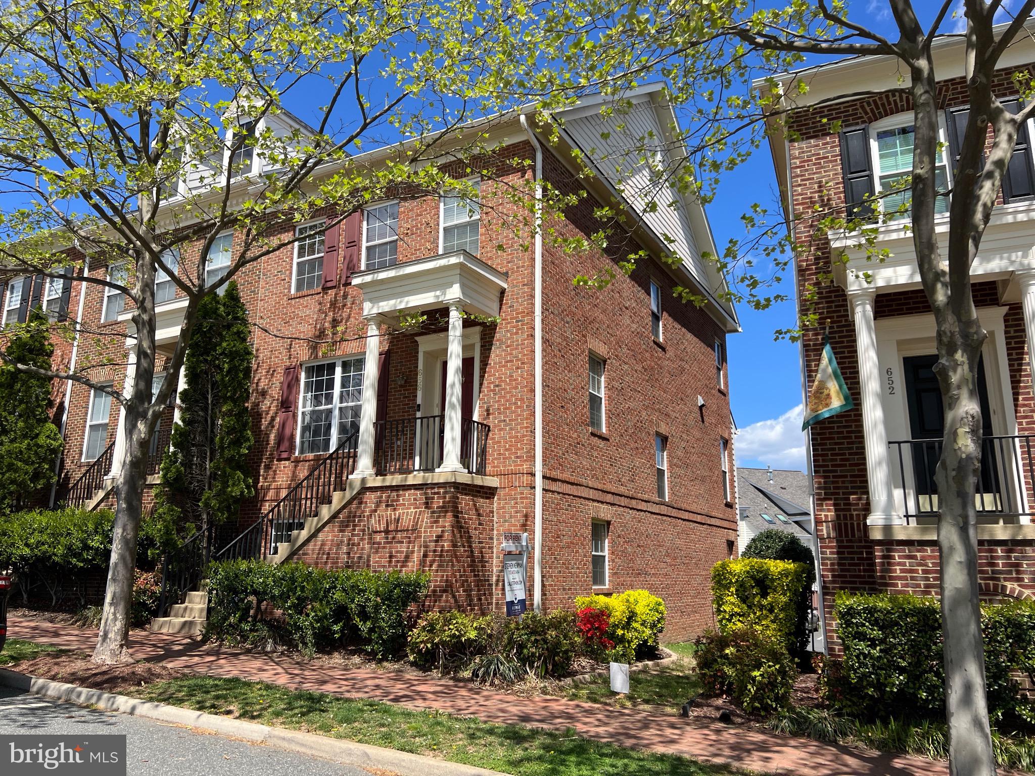 BELMONT TOWN CENTER - Residential Lease