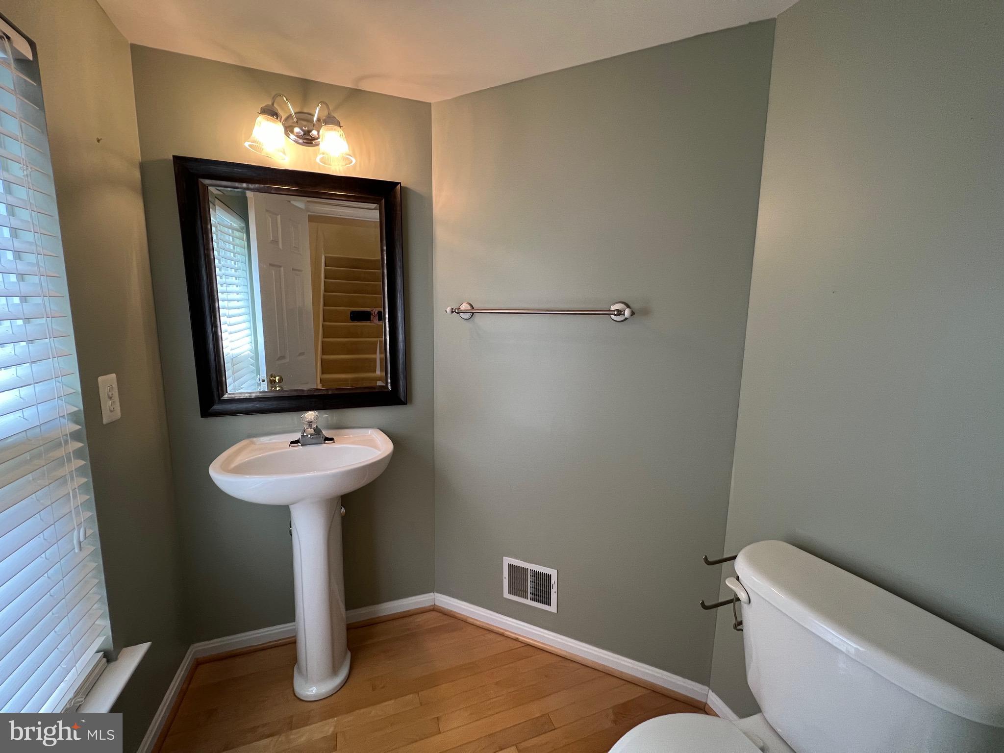 BELMONT TOWN CENTER - Residential Lease