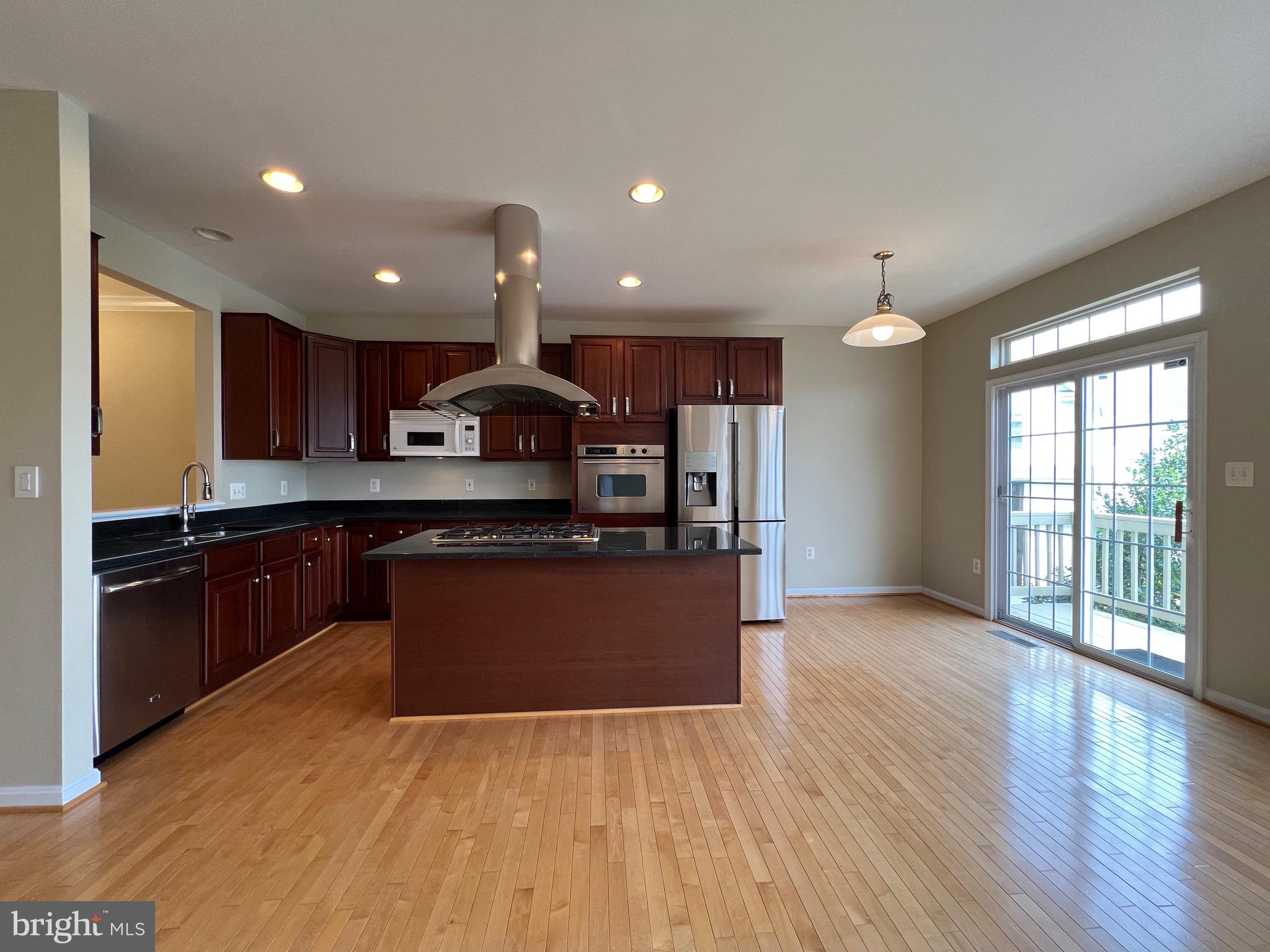 BELMONT TOWN CENTER - Residential Lease