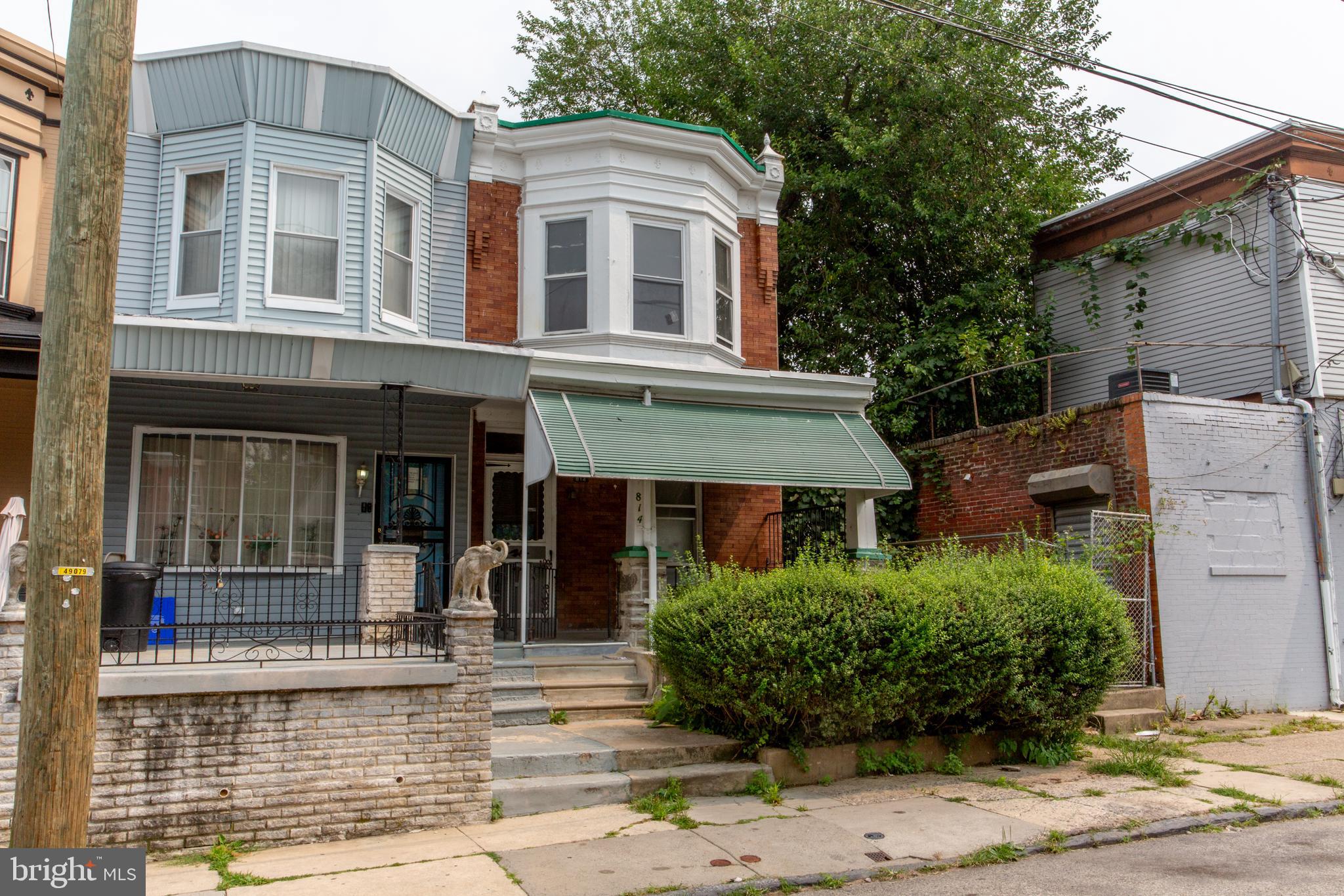 814 E WOODLAWN STREET